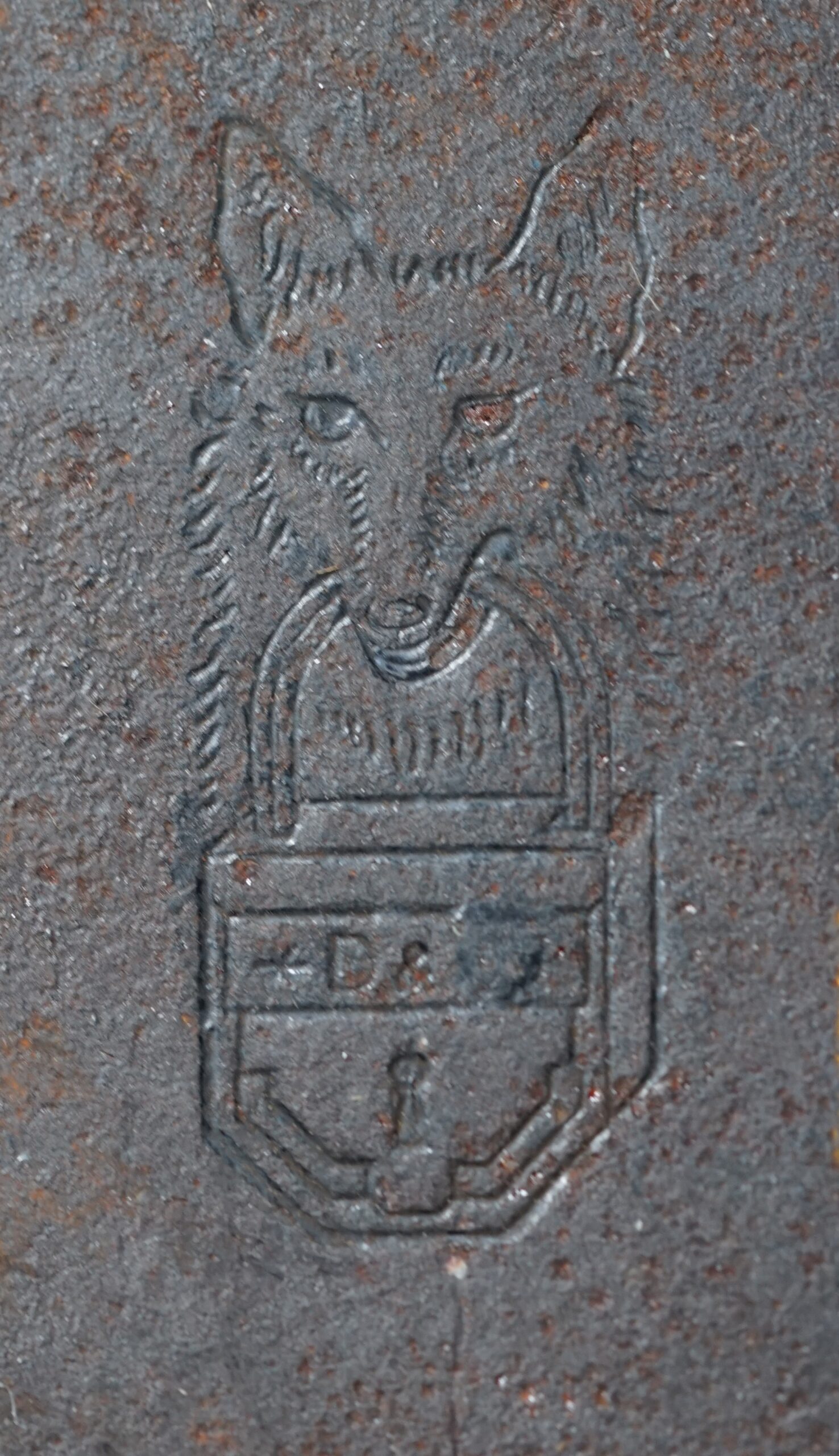 Arthur Andreas Bühl Arthur Andreas Bühl (* 27. März 1961 in Stuttgart), auch unter dem Pseudonym Arthurmeister bekannt, ist mehrfacher Deutscher Meister[1] im zerstörungsfreien Öffnen von Schlössern (Lockpicking). Der Detektiv und Performancekünstler lebt in Hamburg-Fuhlsbüttel. Literatur • Carsten Jasner: Mut Proben ! Seite 139ff, Blanvalet, München 2011, ISBN 978-3-7645-0409-0 Weblinks • Offz. Webseite: Arthur Andreas Bühl • Dwight Perry: He's got good hands, but how's his vertical, The Seattle Times, 9. Februar 2005 (englisch) • Philalocksmith - Arthur Bühl Lock Picking Legend (englisch) • Bilder auf Flickr • Lockpicker, Spiegel.de, 8. Dezember 2010(video) • Charles Graeber: The international competition where master Lock-Pickers do battle, Wired.com, 6. Dezember 2014 (englisch) • Die Kunst, Schloesser ohne Schluessel zu oeffnen, Die Welt, 13. August 2002 • Jan Freitag: Ein bisschen Ruhe, Taz am Wochenende, 31. Dezember 2005 • Jan Freitag: Unter Knackern, jungle.world, 4. Januar 2006 • Katrin Hummel: Lockpickern bleibt nichts verschlossen, Frankfurter Allgemeine, 17. Dezember 2003 • PresseBox: Kaba Day im Europa-Park in Rust mit Arthur A. Bühl • The Joy Lock Club, Boston Magazine.com: Arthurmeister, one of the top lock pickers in the World. • Slate: Locksport: The strange things that happen at a lock-picking convention • Heise: Aufsperrstunde mit Arthur Bühl, Detektiv aus Hamburg • Linkedin: Arthur Bühl ( HAM ) Präsident Anzeige Einzelnachweise 1. Listung der Meister | SSDeV. Abgerufen am 16. Oktober 2017 (deutsch). Dieser Wikipedia-Artikel wurde, gemäß GFDL, CC-by-sa mit der kompletten Versionsgeschichte importiert. Arthur Andreas Bühl Wechseln zu:Navigation, Suche ________________________________________ Arthur Andreas Bühl (* 27. März 1961 in Stuttgart), auch unter dem Pseudonym Arthurmeister bekannt, ist mehrfacher Deutscher Meister[1] im zerstörungsfreien Öffnen von Schlössern (Lockpicking). Der Detektiv und Performancekünstler lebt in Hamburg-Fuhlsbüttel. Arthur Andreas Bühl, Detektiv Literatur • Carsten Jasner: Mut Proben ! Seite 139ff, Blanvalet, München 2011, ISBN 978-3-7645-0409-0 Weblinks • Offz. Webseite: Arthur Andreas Bühl • • BÜHL Wappen ges. gesch. Arthur Andreas Bühl DETEKTIV Germany HAM 1961 - 2061 • • Dwight Perry: He's got good hands, but how's his vertical, The Seattle Times, 9. Februar 2005 ( englisch ) • Philalocksmith - Arthur Bühl Lock Picking Legend ( englisch ) • Bilder auf Flickr • Lockpicker, Spiegel.de, 8. Dezember 2010 ( video ) • Charles Graeber: The international competition where master Lock-Pickers do battle, Wired.com, 6. Dezember 2014 ( englisch ) • Die Kunst, Schloesser ohne Schluessel zu oeffnen, Die Welt, 13. August 2002 • Jan Freitag: Ein bisschen Ruhe bitte, Taz am Wochenende, 31. Dezember 2005 • Jan Freitag: Unter Knackern, jungle.world, 4. Januar 2006 • Katrin Hummel: Lockpickern bleibt nichts verschlossen, Frankfurter Allgemeine, 17. Dezember 2003 • Heise online: Aufsperrstunde • The Joy Lock Club, Bostonmagazine.com: Arthurmeister, one of the top lock pickers in the World • Pressebox: Kaba Day im Europa-Park in Rust mit Arthur A. Bühl • Arthurmeister`s Jukebox: Arthur Bühl ( HAM ) • Linkedin: Arthur Andreas Bühl, Detektiv Einzelnachweise 1. Listung der Meister | SSDeV. Abgerufen am 16. Oktober 2017 (deutsch). Diese artikel "Arthur Andreas Bühl" ist von Wikipedia The list of its authors can be seen in its historical and/or the page Edithistory:Arthur Andreas Bühl. BILD ZEITUNG Der Herr der Schlösser Von FEDON MOOG • Spieglein, Spleglein an der Wand - wer öffnet am schnellsten die Schlösser im Land ? Die Antwort gab die Dritte Deutsche Meisterschaft im " Schloss - Picken ". Wettkampfort ist das Haus am Köllnischen Park ( Mitte ). Sieben Schlösser müssen mit einem dünnen Metall -Picker geöffnet werden. Der schnellste gewinnt. Gewaltsames Aufbrechen und High - Tech sind verboten. Sieger Ist Arthur Bühl ( 38 ) aus Hamburg. Nur 4 Minuten, 54 Sekunden brauchte er im Finale für sieben Zylinderschlösser. Vier Jahre lang hat er trainiert, 1000 Schlösser überlistet. " Das Klacken beim Öffnen macht mich glücklich ", sag Kaufmann Bühl. Trotzdem strebt er keine kriminelle Karriere an. Dafür klopfe die Schlossindustrie bei ihm an. " Wir sollten Prototypen testen ", sagt Steffen Vernery ( 38 ), Veranstalter und Präsident der Sporsfreunde der Sperrtechnik. Im nächsten Jahr soll der Wettkampf ausgedehnt werden: Disziplin Auto - Öffnung. Kaba Day im Europa-Park in Rust: Unternehmensschutz im Fokus Öffnung ohne Schlüssel ( PresseBox ) ( Dreieich, 30.06.2014 ) Wie clevere Lösungen im Bereich Zutrittskontrolle und Workforce Management Unternehmen unterstützen, sich zu schützen und organisatorisch effizient zu sein, stand im Mittelpunkt der Kaba Veranstaltung im Europa-Park Rust, der mit seinen vielen Vereinzelungsanlagen selbst langjähriger Kunde von Kaba ist. So berichteten beispielsweise die Kunden Hahn + Kolb Werkzeuge GmbH und Steinel Normalien AG von ihren Erfahrungen bei der Einführung von Kaba Systemen in der Zutrittskontrolle und in der Zeit- und Betriebsdatenerfassung. Auf großes Interesse der Teilnehmer stieß auch die praktische Vorführung von Steffen Wernéry und Arthur Bühl vom Verein " Sportsfreunde der Sperrtechnik - Deutschland e.V. ", die gängige mechanische Schließzylinder ohne Schlüssel zerstörungsfrei öffneten. Mit Spezialwerkzeugen, wie z.B. Elektro-Picks, Sperrpistolen oder Schlagschlüssel, öffneten die beiden Schließzylinder-Spezialisten unterschiedlichste Zylinder meist in Sekundenschnelle. Die aktuellen Kaba Schließzylinder wurden ebenfalls intensiv unter die Lupe genommen und als sehr hochwertig und sicher vor unberechtigtem Öffnen ohne Schlüssel eingestuft. Die Referenten erläuterten den faszinierten Teilnehmern auch, wie man im nachhinein Manipulationen am Zylinder erkennen kann und was man tun kann, um sich wirksam vor Einbruch zu schützen. Daneben informierten sich die Teilnehmer ausführlich in der begleitenden Ausstellung über Kaba Produkte und die Lösungen der sechs vertretenen Partner Beschläge Koch GmbH, Beuchert GmbH, Mada Marx Datentechnik, Rilling Sicherheitssysteme, tisoware Gesellschaft für Zeitwirtschaft mbH und Veda GmbH. Frankfurter Allgemeine Zeitung für Deutschland Lockpickern bleibt nichts verschlossen Von Katrin Hummel, Hamburg, 17.12.2003 Bald ermitteln die " Sportsfreunde der Sperrtechnik " wieder ihre deutschen Meister - die Männer frönen dem Hobby, Schlösser möglichst schnell zu öffnen ohne sie zu zerstören. Sie sind Männer, und sie sind es gern. Die Luft in dem niedrigen Raum scheint Testosteron zu enthalten, auf jeden Fall aber Zigarettenrauch und Biergeruch. Es ist eine Atmosphäre wie in einer Sammelumkleidekabine für Jungen: Sie sind unter sich, und sie pflegen einen rauhen Umgangston. Nebenbei stochern sie mit langen, spitzen Werkzeugen in öligen Schlössern herum. Was sich da jeden Montagabend im Nebenraum des Hamburger Chaos Café Ellerbrock abspielt, ist ein gutes Beispiel für das reichhaltige deutsche Vereinsleben. Die Männer sind Mitglieder des Vereins "Sportsfreunde der Sperrtechnik " ( SSDeV ), und ihr Hobby ist es, Schlösser zu öffnen, ohne sie zu zerstören. Das hört sich nicht dramatisch an. Ist es aber. " Die meisten Leute schnallen nicht, daß ihre Wohnungstür nichts anderes ist als eine Zelttür: Zip, und sie ist offen ", sagt der Vorsitzende des Vereins, Steffen Wernéry. Damit meint er allerdings nicht, daß die Mitglieder des Vereins Einbrecher sind - das Öffnen von fremden Schlössern ohne Einwilligung des Inhabers ist in der Sportordnung verboten. Er meint damit nur, daß es für einige Menschen ein Kinderspiel ist, abgeschlossene Schlösser in weniger als einer halben Minute zu öffnen. Und daß es ihnen Spaß macht. Einer sagt: " Es ist ein geiles Gefühl, wenn sich das Schloß öffnet. " Innerhalb von 30 Sekunden stehen Tür und Tor offen Die acht Männer an diesem Abend sind fast alle innerhalb von 30 Sekunden am Ziel. Sie haben es auf einer der Deutschen Meisterschaften bewiesen, die der Verein seit seiner Gründung vor sieben Jahren jedes Jahr am 27. und 28. Dezember ausrichtet - in diesem Jahr im Berliner Congress Center (BCC) am Alexanderplatz. Auf den Meisterschaften werden Meistertitel in den verschiedenen Disziplinen des Schloßöffnens vergeben, und daher gibt es mehrere Meister in den zahlreichen Ortsgruppen des etwa 350 aktive Mitglieder zählenden Sportvereins. Doch der Beste der Besten hat alle schon besiegt: Arthur Bühl. Der 42 Jahre alte Kaufmann sitzt in Trachtenkleidung vor einer verrosteten alten Parkuhr, die ein Vereinsmitglied mitgebracht hat. Er versucht, das Schloß, mit dem das Zählwerk gesichert ist, zu öffnen. Die Parkuhr soll künftig an der Toilettentür einer Hamburger Wohngemeinschaft befestigt werden, um die Aufenthaltszeiten der WG-Mitglieder dahinter zu reglementieren. Doch das Schloß ist " zickig " - ein " Weibchen ", wie die Männer es nennen. Es will nicht so, wie der Meister es will. " Es ist eingerostet. " Nur eine Frage der Zeit, bis er es gefügig gemacht hat. Der Meister braucht bloß drei Sekunden Normalerweise fackelt er nicht so lange. Drei Sekunden braucht er für ein gewöhnliches Vorhangschloß, kaum länger für ein Zylinderschloß, wie es in Haustüren eingebaut ist. Wie das möglich ist? " Die Hersteller sind zu doof ", sagt Bühl. Kein Schloß sei zu hundert Prozent genau gearbeitet. Diese kleinen Abweichungen von Hundertstelmillimetern machen sich die Lockpicker, wie sich die Sperrsportler nennen, zunutze. Voraussetzung für ihren Erfolg sind eiserne Disziplin beim Üben - Bühl hat zu Hause etwa 300 Kilogramm Schlösser - und spezielle Instrumente zur Schloßöffnung. Sie erinnern an die Küretten eines Zahnarztes und sind unter anderem dazu da, die Stifte, Drehscheiben oder Blättchen im Inneren des Schlosses herunterzudrücken, bis es aufspringt. Lockpicking ist kompliziert. Um das zu demonstrieren, geben die Sportsfreunde Gästen gern ein einfaches Schloß in die Hand, dazu einen "Spanner" und einen " Fühlerdietrich ", die wichtigsten Instrumente. Dann sagen sie lapidar: " Mit der Spannung variieren und einzeln nachsetzen " und sehen freundlich lächelnd zu, wie man verloren in dem Schloß herumstochert. Sie merken nebenbei an, daß es die meisten Gäste schaffen, das Schloß zu öffnen - eben weil es so ein einfaches Schloß ist. Wenn man es nicht schafft, lassen sie sich zumindest nicht anmerken, daß ihnen dies Genugtuung bereitet. Im Gegenteil: Eigentlich wirken sie richtig nett. Wenn da nur dieses mulmige Gefühl nicht wäre. Schließlich weiß man ja, wozu sie in der Lage sind, und die Tatsache, daß einige von ihnen ihr Hobby zum Beruf gemacht haben, ist nicht unbedingt beruhigend. Einer von ihnen, ein Weinhändler, ist im Zweitberuf Sicherheitstechniker - er öffnet Tresore, wenn jemand den Schlüssel verlegt hat. Ein anderer ist Detektiv und ein dritter Zahnarzt, was auch irgendwie paßt. Es ist wohl besser, diesen Raum als Freund denn als Feind zu verlassen. " Darf ich behilflich sein ? " Dabei sind die Geschichten, die sie von ihrem Tun außerhalb des Übungsraums erzählen, einfach reizend. Zum Beispiel die: Arthur Bühl fährt Auto. Da fällt ihm am Straßenrand ein Schlüsseldienstler mit VW-Bus auf, der sich während einer Notöffnung aus dem Bus ausgeschlossen hat. Der Mann hat den ADAC gerufen, der nun danebensteht. Bühl schaltet die Warnblinkanlage ein, stellt das Auto auf der rechten Spur ab und fragt: "Soll ich helfen?" Nach drei Sekunden ist das wehrlose Schloß offen, die beiden Männer sehen ihm sprachlos nach. Oder die: Ein Sportsfreund sieht zwei Bauarbeiter, denen ein Fahrrad im Weg steht, das an einen Bügel geschlossen ist, mit dem Bäume auf Parkplätzen vor aufdringlichen Autofahrern geschützt werden. Die Männer haben schon begonnen, den Bügel auszugraben, als der Sportsfreund fragt: " Darf ich Ihnen behilflich sein ? " Er öffnet das Schloß und kettet das Fahrrad an den Bügel auf der anderen Seite des Baumes an. Ist Sicherheit also eine Illusion? " Natürlich ", sagt Steffen Wernéry. Aber er hängt das nicht gern an die große Glocke, "um das Sicherheitsbedürfnis der Leute zu achten". Ebenso zurückhaltend gibt sich Wernéry, wenn er nach den gesellschaftspolitischen Ansätzen des Vereins gefragt wird. " Wir müssen nicht unbedingt sagen, daß es viel Schrott auf dem Markt gibt oder daß die Schlüsseldienste oft viel Geld abzocken und Schlösser kaputtmachen. " Aber daß das seiner Meinung nach so ist, daran läßt er keinen Zweifel. Er selbst hat daher an seiner Wohnungstür drei verschiedene Schlösser auf unterschiedlichen Höhen angebracht, eines davon ein umgebautes Trickschloß, das schwer zu durchschauen ist und an dem schon zwei Einbrecher gescheitert sind. Prinzipiell gelte: Keine billigen Schlösser verwenden, und " den Grundsatz der Datenvermeidung " beim Kauf eines Schlosses anwenden: " Man kauft es am besten mit fünf Ersatzschlüsseln und hinterläßt keine Adresse. "Vor allem aber: Das Schloß immer abschließen. " Ein Schloß, das nicht abgeschlossen ist, ist offen. "Tausend Euro für halbwegs sichere Schlösser Und wenn jemand ein Schloß kaufen möchte, das selbst für die Leute vom SSDeV nicht zu öffnen ist ? Die Männer wiegen die Köpfe. Immerhin können einige von ihnen sogar Bohrmuldenschlösser öffnen, wie sie die Deutsche Post, Flughäfen oder Atomkraftwerke verwenden. Dann sagt Arthur Bühl: " Es gibt Schlösser, die man nicht zerstörungsfrei öffnen kann. Aber die kosten dann um die tausend Euro. " Er muß es wissen. Denn obwohl die Kunst des Schloßöffnens schon fast so alt ist wie die Kunst des Schloßbauens selbst, sind die Sperrsportler doch die ersten, die sie perfektioniert haben. " Die Zauberer und die Schloßhersteller haben jahrhundertelang ein Geheimnis um das Lockpicking gemacht ", sagt Wernéry. " Dadurch, daß wir uns austauschen, haben wir in den letzten sieben Jahren mehr gelernt als andere in ihrem ganzen Leben. " Legal ist das allemal, und die Sportsfreunde haben auch nichts dagegen, ihr Wissen mit anderen zu teilen. So haben sie den amerikanischen " Guide to Lockpicking " übersetzt und ins Internet gestellt, und sie arbeiten mit der Polizei in Hamburg zusammen, um den Beamten einen Einblick in ihre Welt zu geben. Saubere Vereinsstruktur Warum diese Transparenz? Wernéry, der als einer der Mitbegründer des Chaos Computer Clubs genügend Erfahrungen mit argwöhnischen Behörden gemacht hat und in seiner Hackerzeit sogar schon wegen Spionageverdachts in Frankreich im Gefängnis saß, sagt: "Ich habe lange überlegt, wie ich beim SSDeV eine saubere Vereinsstruktur hinkriege, damit mir der gleiche Mist wie als Hacker nicht noch mal passiert." Freie Presse Chemnitzer Zeitung Eine halbe Minute für ein Schloss Die Mitglieder des Vereins " Sportfreunde der Sperrtechnik " haben ein ausgefallenes Hobby. Sie öffnen unter Zeitdruck Verriegelungen - ohne Schlüssel. VON JÜRGEN WERNER Zu Schlossern aller Art hat Arthur Bühl ein ganz spezielles Verhaltnis. " Schon als Schüler habe ich mit einem Dietrich gern unser Klassenzimmer abgeschlossen ". erzählt der Hamburger, der eine Kapazität auf dem Gebiet des. " Lockpicking " ist - das ist der internationale Fachaus druck für die Kunst des sportlichen Schlösser-Öffnens. Seine bislang zehn Deutschen Meistertitel konnte er am Wochenende nicht um einen weiteren ergänzen. Bei der 15. Auflage der Meisterschaft im Reichenbrander " Haus der Gastes " reichte es nicht für das Finale . " Ich hatte nicht richtig geübt Aber nächstes Jahr habe ich ein Heimspiel in Hamburg, da bin ich besser vorbereitet ", versprach Bühl, der sich selbst das Wettkampf - Pseudonym " Arthurmeister " verpasst hat. 45 Freizeit - Panzerknacker nahmen an dem Turnier teil. Doch dieses naheliegende Synonym wird in Lockpicker - Kreisen nicht gern gehört " Wir knacken nicht, wir öffnen. Und zwar zerstörungsfrei. " Gewalt gegen Schlösser verabscheuen wir ", erklärt Dieter Knappe, der die Veranstaltung mit dem bundesweit tätigen Verein " Sportfreunde der Spemechnik " nach Chemnitz geholt hat. Maximal eine halbe Minute benötigte, um mit seinem Handwerkszeug - dazu gehören Dietriche ( " Picks " ), die mal an Häkelnadeln, mal an Zahnarztbesteck erinnern, ein handelsübliches Türschloss aus dem Baumarkt zu öffnen. Teilweise gelinge dies auch schon nach wenigen Sekunden. Das Prozedere ist immer gleich . " Man muss mit seinen Picks die Stiftpaare im Schloss auf eine Linie bringen ", so Knappe. Die Herausforderung sei nicht nur das Öffnen auf Zeit, sondern auch das Entriegeln möglichst komplizierter Exemplare . " Manchmal gehen Monate ins Land, bis man ein Schloss aufbekommt Entsprechend groß ist dann die Freude ", sagt Ulrich Schütter aus Berlin, der vor zehn Jahren durch einen Zeitungsartikel mit der Szene in Berührung kam. Als Denkmalschützer im Beruf ist er keineswegs ein Exot. Nur rund ein Drittel der bundesweit etwa 500 organisierten Sperrsportler stammt aus der Schlüsseldienst - Branche. Darüber hinaus haben die Lockpicker einen Ehrenkodex, der besagt: Niemals ein Schloss öffnen ohne ausdrückliche Berechtigung. Dies hilft laut Knappe vor allem, Personen mit unlauteren Absichten zu entlarven - etwa, wenn sich jemand nur für Tresor- oder Fahrradschlösser interessiere. " Dann " so Bühl, " fliegt er umgehend raus ". Ohne Zigarette Im Mund arbeitet Arthur Bühl nicht mit Schlössern. Der zehnfache Deutsche Mllster kam nicht Ins Finale. FOTO: Aufsperrstunde Sorgen sind unbegründet: Lockpicker betrachten ihr ungewöhnliches Hobby nicht als Einbruchstraining, sondern schlicht als Sport. Mach’s gleich noch mal auf“, sagt ArthurMeister, ein Riesenkerl mit süddeutschem Akzent, „einmal kann ja Zufall sein.“ Ich drücke den Bügel zurück ins Vorhängeschloss, greife nach den filigranen Werkzeugen und beginne von vorn: Den Haken des Spanners gerade so im Zylinderkern verkanten, dass ich ein wenig Druck ausüben kann, in die Richtung, in die ich auch den Schlüssel drehen würde – wenn ich einen hätte. Habe ich aber nicht, und genau das ist der Punkt. „Wenn du wissen willst, was Lockpicking ist, dann versuch’s am besten selbst“, mit diesen Worten war ich bei den Hamburger „Sportsfreunden der Sperrtechnik“ begrüßt worden. Im nächsten Moment saß ich am Tisch, vor mir ein Werkzeugset und in der Hand ein Schloss mit einem eingravierten Elefanten. „Das ist ganz einfach, das öffnest du im Schlaf!“, versichert mir mein Lehrer. Na toll. Mit dem sogenannten Pick, einem langen, schmalen Sondierhaken, fahre ich in den Schließkanal hinein und suche die Spitzen der einzelnen Stifte, die den Zylinderkern blockieren. „Suche den, der am festesten sitzt“, rät mir ein bärtiger Nickelbrillenträger zu meiner Linken. „Dann drückst du ihn runter und suchst den Stift, der am zweitfestesten sitzt“, ergänzt die blonde Frau neben ihm. Nach einer Viertelstunde fruchtlosen Herumfummelns bekomme ich ein anderes Vorhängeschloss in die Hand gedrückt und scheitere erneut. Erst im vierten Anlauf dann der befreiende Moment: Das Schloss schmatzt leise metallisch, der Zylinder lässt sich drehen, der Bügel springt auf. Lockpicking heißt: Schlösser öffnen ohne passenden Schlüssel – und ohne das Schloss dabei zu beschädigen. Obwohl schon international verbreitet, ist dieser Sport noch relativ jung. Eines der frühen Standardwerke der Szene, das 1987 am Massachusetts Institute of Technology von einem Unbekannten unter dem Pseudonym „Ted the Tool“ verfasst wurde, definiert die Kunst als „die Theorie der und die Ausnutzung von mechanischen Schwächen in Schließsystemen“. Lockpicking, das seit den 1990er-Jahren auch in Deutschland fest etabliert ist, bietet weit mehr als exotischen Zeitvertreib. Es eröffnet Einblicke, die auch für Hersteller, Wissenschaftler, Sicherheitsverantwortliche oder Ermittler relevant sind. Und natürlich für alle mit einem Schlüsselbund in der Tasche. „Wir können alles, aber wir müssen nichts“, sagt Steffen Wernéry. Als Präsident des Dachverbands Sportsfreunde der Sperrtechnik Deutschland e.V. (SSD e.V.) und dessen Pressesprecher ist er der Frontmann der deutschen Lockpicker-Bewegung. Er hat den Verband,... (bsc) Unter Knackern Schlossöffnen ist so etwas wie Hacken auf dem Gebiet der Mechanik. In Hamburg fanden die neunten Deutschen Meisterschaften in dieser Disziplin statt. von jan freitag Von Jan Freitag Drei Sekunden. Schwer zu sagen, ob man jubeln sollte oder grübeln. Drei Sekunden, länger braucht Man¬fred Bölker in guten Momenten nicht, um ein handelsübliches Vorhängeschloss der renommierten Marke Abus zu knacken. Dafür bedarf es nur ein paar klitzekleiner, schraubenzieherartiger Werkzeuge, die entfernt an den Zahnarzt erinnern, und vor allem eines: Konzentra¬tion. »Alles eine Frage der Übung«, spielt Bölker seine erstaunliche Fähigkeit herunter und lässt das Vertrauen in die Widerstands¬fähigkeit von Riegeln weiter sinken. Man könnte paranoid werden bei der Vorstellung, Bölker wäre kein Dentist, sondern ein professioneller Fahrraddieb. Immerhin hat der 50 Jahre alte Hamburger vor den Deutschen Meisterschaften im Schlossöffnen sechs Wochen lang drei bis vier Stunden täglich geübt. Die neunte Auflage des Wettkampfs ist nicht nur ein Beweis der Fingerfertigkeit seiner überwiegend männlichen Teilnehmer im Überwinden nahezu jeder Art von Schließ¬technik; er dient auch irgendwie als Demonstration dafür, dass Sicherheit ein sehr vager Begriff ist. Zwei Tage lang messen sich die »Sportsfreunde der Sperrtechnik Deutschland« – so heißt der organisierende Verein – in Disziplinen wie »Handöffnung doppelseitig gleichschließender und pickbarer Zylindereingerichte mit Stiftzuhaltungen«, »Freestyle« oder »Blitzöffnung«. Und am Ende zeigt sich, dass kaum ein herkömmliches Schloss vor den Händen der neun Finalisten sicher ist. »Achtung, fertig, los«, ruft Steffen Wernéry. Ein etwas altbackener Startruf des Vereinspräsidenten und -gründers zur nächsten Runde in der Disziplin »Hangschlossöffnung«, aber er passt zum Austragungsort. Das Vereinsheim des L.F.C. Eintracht Lokstedt in Hamburg ist ein Flachbau mit Blick auf den verschneiten Fußballplatz. Zwischen Mettbrötchen, Kim-Aschenbechern und polierten Po¬kalen kämpfen die Teilnehmer aus den deutschsprachigen Ländern sowie den Niederlanden, vor allem aber aus Berlin, Stuttgart und Hamburg, um die Titel der besten Schlossknacker im Land. Oder besser: der ganzen Welt. Denn Lockpicking, so der Fachbegriff, ist »eine deutsche Angelegenheit«, wie Manfred Bölker eingesteht. Der Mann mit dem schütteren Haar¬ansatz zuckt mit den Schultern: »In vielen Ländern ist unser Sport illegal«, sagt er. Und als Zuschauer der Veranstaltung wundert man sich unwillkürlich, dass es in Nachbarstaaten Verbote gibt, die hierzulande nicht bestehen. Mit der deutschen Angelegenheit könnte es jedoch bald vorbei sein. In Kanada, den USA und mehreren europäischen Ländern entstehen Verbände, welche die ungewöhnliche Freizeitbeschäftigung fördern wollen. Dieses Jahr ist neben einem Unterwasser-Wettbewerb auf Gomera bereits die erste Euro¬pameisterschaft in Österreich geplant. Da hat auch Arthur Bühl, genannt »Arthurmeister«, durchaus Chancen auf wei¬tere Titel für seine große Samm¬lung. »Scheiße«, brüllt der aus Stuttgart stam¬mende Hamburger, als nach eigentlich zackigen 36 Sekunden ein wuchtiges Vorhängeschloss unter seinen Händen aufschnappt. Ein ganzer Kerl, Typ John Farnham, mit überdimensionalem Vokuhila, der einen Schlips zum Jeanshemd trägt. Er hat sogar seine Packung Roth-Händle in der Mitte patentgeöffnet. Der Lockpicker nimmt zwei, drei, vier tiefe Züge von der Filterlosen und beklagt seinen ersten Platz in dieser zweiten Runde. »Ich bin so schlecht heute.« Ein wenig Understatement gehört unter echten Panzerknackern offenbar ebenso dazu wie der obligato¬rische Ruf »offen«, wenn jemand die komplizierte Technik mit seinen professionellen Picksets geknackt hat. Während die Wettkämpfer, permanent von Digitalkameras und zwei, drei Fernsehteams gefilmt, ihr Können zeigen, dürfen die etwa drei Dutzend Gäste üben. Auf den Tischen liegen Einwegtabletts mit verschiedenen Zylinderschlössern sowie geeignetem Werkzeug zum Knacken. Das Plexiglas¬modell eines Türschlosses samt Klinke zeigt, dass selbst blutige Anfänger mit einer schlichten Plastikfolie neue Erwerbsfelder erschließen könnten. Doch Steffen Wernéry blockt jeden Verdacht ab, seinen Vereinsgenossen aus den 17 Ortsgruppen in Deutschland sei kriminelle Energie zuzuschreiben. Unterscheiden zu können, »was meins und deins ist«, gehöre zum Wesen der Lock¬picker. Es gehe um Fingerfertigkeit, Ehrgeiz, Entspannung, Wettbewerb, Spaß, Geselligkeit, Ausdauer, Disziplin, Vertrauen. Das Beschädigen der Schließmechanismen sei tabu, und was die Weitergabe der sensiblen Fähigkeit angehe, herrsche neben absoluter Diskretion das Ethos vom Schutz der Privatsphäre. »Wir würden nicht mal einem Polizisten beim Öffnen einer Tür helfen, das verstößt gegen unsere Sportordnung.« Auch mit den Herstellern, die durchaus Interesse an den Kenntnissen der Hobby¬experten zeigen, arbeite man nicht zusammen. »Wir sind ja kein Prüf¬institut.« Sondern Sportler. In gewisser Weise sind die Sperrtechnikfreunde so etwas wie Hacker auf dem Gebiet der Mechanik. Nicht von ungefähr gibt es enge Verbindungen zum Chaos Computer Club (CCC). Mit ihm hat auch der leicht bizarre Teilzeitinfor¬matiker Steffen Wernéry seit langem zu tun, und bei einem Kongress des CCC vor zehn Jahren wurde er hinsichtlich des mechanischen Hackens auf den Geschmack gebracht. Ansonsten erinnert das Ambiente im Clubheim kaum an einen Hacker-Kongress, eher schon an den auf Kreisklas¬seniveau spielenden Fußballverein aus Ham¬burgs zentralem Reihenhausviertel Lokstedt. Keiner der Herren mittleren Alters erweckt den Eindruck, gegen mehr verstoßen zu können als die Straßenverkehrsordnung. Selbst der einzige urban wirkende Teilnehmer, Oliver Diederichsen, ist von Beruf Sicherheitstechniker und vergleicht die Faszination, mit der er sein Hobby betreibt, mit der, die ein Puzzle auf jemanden ausüben kann. Mit 35 Jahren ist er der Jüngste im End¬kampf, mit seinem schwarzen Seitenschei¬tel der juvenilste, und mit seinen Fähigkeiten in Bezug auf die Öffnung von Tresoren hat er es zum Deutschen Meister in der Disziplin »Impressionstechnik« gebracht. Ohne Vorlage den passenden Schlüssel für ein Schloss zu feilen, ist zwar nicht so richtig gepickt, aber doch Teil des Spektrums an Disziplinen, so¬zusagen die Reminiszenz an den beruf¬lichen Urschlamm aller Lockpicker: die Schlüsseldienste. An einem Stand gibt es für 38 Euro ein Profipickset samt schriftlicher Anleitung zum Knacken. Vielleicht doch eine lohnenswerte Investition in die Zukunft? HOMILETICS The Art of Communication through Preaching and Worship Jesus, the Lock-Picker ! lf you're Arthur Buhl, winning the Dutch Open Lock-picking contest is, well--a lock. Buhl, a private investigator from Hamburg, was recently crowned champion of the annual contest alter he picked one of the world's most difficult locks in 20 seconds. For this and other accomplishments, his picking-peers refer to him as "the Master of the Universe." That might be a bit much, but nonetheless they call him the Arthurmeister! And then there's the JesusMaster, or Meister, if you will. lf you•re preaching from the Mark text this Sunday, September 10, you'II find him encountering people, as usual, and people are much harder to pick, to unlock, to help, to open up than a Medeco lock with a 7-pin tumbler system. Yet that's what he does in the text when he comes across two people who need his help. And Jesus has all the tools he needs, and we need, for the job to get done. More in Homiletics. September 07, 2006 in sermons Permalink Phila-Locksmith Phila-Locksmith's official locksmith blog. LockCon und die Dutch Open Championship 10. Dezember 2014 Hinterlasse einen Kommentar Schlosser wie die Techniker von Phila-Locksmith sind immer bestrebt, sachkundiger und meisterhafter über ihre Schlossleistungen zu werden. Viele Menschen wissen nicht, dass es für die Creme der Lock-Pick-Crop eine Convention gibt, um nicht nur mehr über ihr Handwerk zu erfahren, sondern auch um die Chance zu konkurrieren, zum Champion-Lock-Picker gekrönt zu werden. LockCon wird von The Open Organization of Lock Pickers betrieben und findet jährlich in den Niederlanden statt. Schlosser, Ingenieure, Schlosser und Schlosser aus der ganzen Welt strömen jedes Jahr zu dieser Konvention, um ihre Fähigkeiten zu testen, und werfen gleichzeitig einen Blick auf die fortschrittlichste Schlosstechnologie, die verfügbar ist. Pflege des LockCon-Images Die Open Organization of Lock Pickers möchte sicherstellen, dass ihre Konvention und Konkurrenz nur mit den besten Absichten stattfindet. Aus diesem Grund ist LockCon nur für bestimmte Personen ein Einladungsereignis. Der Präsident von TOOL hat gesagt, dass ihr Fokus darauf liegt: "Wir verbringen viel Zeit damit, die bösen Jungs - oder Jungs mit schlechten Absichten - draußen zu halten." Eine enge Herrschaft über Mitgliedschaften und Einladungen zu halten, ist für TOOL aufgrund der negativen Konnotation, die mit einem Lock Picker einhergehen kann, entscheidend. Es gibt nicht nur Konkurrenz innerhalb von LockCon, sondern auch viel Zusammenarbeit und Informationsaustausch. Die Veranstaltung bietet Schlössern die Möglichkeit, Informationen mit ihren Kollegen über die neuesten Methoden, die sie verwenden, und über die Technologie, auf die sie gestoßen sind, auszutauschen. Natürlich bietet die Jugendherberge, die jedes Jahr Gastgeber dieser Veranstaltung ist, während der gesamten Convention ihr eigenes Lager, "all inklusive", was sicherlich dazu beiträgt, die fröhliche, freundliche, aber letztendlich wettbewerbsfähige Atmosphäre zu erhalten, die die LockCon kultivieren möchte. Fahren von Schloss-Innovation Master-Hacker und Schöpfer von Linux sagte einmal: "Angesichts genug Augäpfel sind alle Fehler oberflächlich." Die gleiche Logik wird auf neue Schlosstechnologie angewendet, die ständig entwickelt wird. Mit genügend Master-Lock-Pickern, die an einer neuen Technologie arbeiten, ist es einfach, genau herauszufinden, was die Schwächen einer neuen Technologie sind. Hersteller können die Schwächen, die von einigen der hellsten Gehirne in der Lock-Pick-Industrie identifiziert wurden, nutzen, um neuere Technologien zu entwickeln, die noch sicherer sind als die, die zuvor produziert wurde. Einmal behauptete ein Schlosshersteller, dass sie das „sicherste Schließsystem der Welt“ geschaffen hätten[1]. Fasziniert brachte Master-Lock-Pick Deviant Ollam das neue Schloss auf die LockCon in diesem Jahr. Nachdem sie das Schloss herumgereicht hatten, zeichneten sie die Entriegelungszeit auf, die für jeden Schlossfänger benötigt wurde, und schickten diese Informationen an den Hersteller. Beeindruckt begann der Hersteller konstruktiv mit den Schlossern zu diskutieren, wie sie ihre neue Technologie verbessern können. Arthur Bühl Lock Picking Legende Arthur Bühl, der bei 6’5′′ steht, kann wie einschüchternder Mann erscheinen. An viele, die im Locksport tätig sind, Mr. Bühl ist sicherlich genau das. Mit Meisterschaften in vielen Wettbewerben rund um den Globus ist er liebevoll als „Arthurmeister“[2] für andere Schlossliebhaber bekannt. Er stammt aus Hamburg und gehört zu einer Legion deutscher Schließfächer, die ihr Land als einer der Top-Produzenten von Schlossmeistern etabliert haben. Über TOOL’s LockCon wurde nicht viel geschrieben, was sicherlich mit der strengen Politik zu tun hat, dass sie weiterhin anwesend sind. Die Geschichten, die von LockCon erzählt werden, zeigen ein Bild von nicht nur Wettbewerb, um um Top-Lock-Picking-Ehren zu wetteifern, sondern auch von der Zusammenarbeit, die es der Schlossindustrie ermöglicht, mit jedem Jahr immer sicherer zu werden. Die Amerikaner gehören zu den am wenigsten vertretenen in der Gruppe und behalten weiterhin den Underdog-Status in den meisten Wettbewerben von LockCon. Es wird interessant sein zu sehen, ob sich die Amerikaner in den kommenden Jahren nicht nur als wettbewerbsfähige Kraft etablieren können, mit der man rechnen muss, sondern auch als Ressource, an die sich andere Lock-Picker für Innovation wenden können. Während unsere Philadelphia-Schlosser in der Lage sind, fast jedes Geschäfts- oder Wohnschloss auszuwählen, auf das sie stoßen, wäre es interessant, genau zu sehen, wie sie sich gegen die besten und raffiniertesten Schlosser der Welt stapeln. The Seattle Times He’s got good hands, but how’s his vertical? Originally published February 9, 2005 at 12:00 am How's this for openers? Arthur Bühl, a private detective from Germany, defeated an all-star field of lock-pickers to capture the aptly... How’s this for openers? Arthur Bühl, a private detective from Germany, defeated an all-star field of lock-pickers to capture the aptly named Dutch Open in the aptly named town of Sneek, Wired magazine reported. Bühl clinched the victory in the third annual event by cracking a Lips 8362C in just 20 seconds. And not only that, he’s a lock to be the No. 1 pick in the next lock-pickers fantasy-league draft. Excuses, excuses From CBS’s David Letterman, a few of the Eagles’ top 10 excuses for losing the Super Bowl: • “Spent two weeks practicing the coin toss. • “Discouraged by halftime show’s lack of nudity. • “Oh, suddenly referees are too good to take bribes? • “Who really wants to get Gatorade dumped on them? • “When Tom Brady looked at us with those gorgeous eyes, we just melted.” Such as that of Vaughn Derderian, who owns the Anchor Bar just blocks from Detroit’s Joe Louis Arena. “The distressing thing is, my heroes are morons,” Derderian told the Detroit Free Press. “And that’s kind of a reflection on me. “They’re absolute morons. They’re accused of being a second-tier sport, and their actions are proving it.” • Lock-picking expert Marc Weber Tobias, to Wired magazine, on Dutch Open contestants having to compete against the clock: “This isn’t pressure. Try real-world covert entry. Either you pick the lock fast or you get shot or arrested. End of story.” • Bob Hille of The Sporting News, on how you could tell the citizens from the visitors in Jacksonville on Super Bowl weekend: “The natives kept referring to the game as ‘the Daytona 500 of the NFL.’ ” • NBC commentator Pat Haden, during an Arena Football League telecast, on huge sports salaries: “I signed a multimillion-dollar contract with the Rams. Unfortunately, I couldn’t get them to sign it.” No truth to the rumor that a male competitor blew his chance at breaking the mark when he refused to stop and ask for directions. Ein bisschen Ruhe bitte Sie würden keinem Polizisten die Tür öffnen. Dabei können die „Sportsfreunde der Sperrtechnik“ in wenigen Sekunden Sicherheitsschlösser knacken. „Lockpicking“ heißt der schöne Sport. Diese Woche trafen sich die besten Lockpicker der Republik zur deutschen Meisterschaft in Hamburg 31.12.2005 0:00 Uhr Von Jan Freitag von Jan Freitag So kurz kann Jubel klingen. „Offen!“, ruft Manfred Bölker durchs Vereinsheim von Eintracht Lokstedt und eine der wenigen Frauen im Saal kommentiert den Triumph ebenso trocken mit „drei Sekunden“. Eine Zeit mit Niveau, keine Zeit für erhobene Arme – der Hamburger mit dem schütteren Haar greift sofort zu seinem Besteck, bereitet sich vor und ein paar Minuten später wird er ein weiteres Hängeschloss in Windeseile geöffnet haben. Es ist ein seltsamer Wettbewerb, den kreuzbrav wirkende Männer mittleren Alters hier zwischen Fußballpokalen, Mettbrötchen und kim-Aschern austragen. Zum neunten Mal ermitteln die „Sportsfreunde der Sperrtechnik Deutschland“ in Hamburg den deutschen Meister im Knacken handelsüblicher Schlösser, und wäre die Polizei in Gestalt eines assoziierten Berliner LKA-Forensikers nicht bereits da – wachsame Bürger würden wohl nach ihr rufen. Schlossknacken, das klingt nach Krimi, nach Unterwelt und Zwielicht. Steffen Wernéry lächelt nicht, wenn er dies alles bestreitet. „Der Verein hat eine klare Satzung“, sagt sein Gründer, Präsident und Übervater. Es gehe beim sportlichen Öffnen von Schlössern um Entspannung, Fingerfertigkeit, Wettkampf, Vertrauen, Disziplin und Spaß – „aber wir würden nicht mal einem Polizisten beim Öffnen einer Tür helfen“. Da ist der Vereinsethos vor. Und der Wettkampfgedanke. „Ein-bisschen-Ruhe-bitte-die-Teilnehmer-müssen-sich-konzentrieren-danke-schön“, sagt der 44-Jährige mit Chaos-Computer-Club-Erfahrung ohne Wortpausen ins überraschend gut gefüllte Publikum und belegt damit zweierlei: Lockpicking, so der Fachterminus, ist eine höchst anspruchsvolle Tätigkeit. Und sie zieht Experten wie Laien in einen Bann, der sie die Außenwelt für gewöhnlich rasch vergessen lässt. Während Titelverteidiger Arthur Bühl virtuos mit dem filigranen Werkzeug in einem robusten Abus-Riegel herumprökelt, versuchen sich viele Gäste an den vielen herumliegenden Modellen. Meist erfolglos, versteht sich. Manchmal aber auch nicht. Der Kameramann vom NDR etwa übt am Plexiglasmodell einer Haustür (sponsored by Wendt Sicherheits- und Aufsperrtechnik), und als er es mit einer simplen Plastikfolie öffnet, erinnert sein Gesicht an die Bescherung vier Tage zuvor. Wer nie erfolgreich geknackt hat, das zeigen seine Augen, sollte es mal versuchen. Echt befriedigend, so in der Grauzone zu stochern. Und wenn es nicht klappt – auch kein Problem. Dafür gibt es am Stand das „Handbuch zur Schlossöffnung“ für drei Euro samt Profi-Set aus zahnarztbesteckartigen Dietrichen für 32 mehr. So haben schließlich auch die Besten mal angefangen, und selbst die scheitern noch heute gelegentlich an der Materie. „Das Niveau der Schlösser hat in den letzten Jahren immens zugenommen“, meint Steffen Wernéry ehrfurchtsvoll und es scheint, als fühle er sich daran nicht unbeteiligt. Selbst Arthur Bühl, der Weltbeste aus Stuttgart mit Wohnsitz im Lockpickermekka Hamburg, überschreitet dreimal das Zeitlimit und muss einen seiner Titel abgeben. Der Fun-Sport, sagt Nachfolger Bölker, sei „eine deutsche Angelegenheit“. Auch, weil es andernorts häufig juristische Bedenken gegen die Aufweichung technischer Sicherheitsstandards gibt. In Deutschland zählt der 1997 gegründete Verein neben der Hamburger Zentrale 16 Ortsgruppen, während international viele Verbände erst im Aufbau sind, so etwa in den USA. Doch 2006 wird es eine Europameisterschaft geben, und Manfred Bölker wird diesmal sechs Wochen lang vier Stunden täglich Hand- , Blitz-, Hangöffnung, Impressionstechnik und Freestyle üben, seine Familie vernachlässigen und auch seinen Beruf. Der 50-Jährige ist Zahnarzt. Beim Schlüsseldienst arbeitet ohnehin keiner der Finalisten. „Scheiße“, ruft sein Widersacher Bühl, obwohl das Modell nach kaum 36 Sekunden aufschnappt. „Ich bin so schlecht heute.“ Pures Understatement. In der Königsdisziplin Handöffnung am Zylinderschloss lässt er seine acht Konkurrenten schon wieder hinter sich. Für einen anständigen Bruch würde das schon reichen. Die Kunst, Schlösser ohne Schlüssel zu öffnen Von uta Veröffentlicht am 13.08.2002Lesedauer: 2 Minuten Nichts kann sie stoppen: Verein "Sportsfreunde der Sperrtechnik" feiert fünfjähriges Bestehen Anzeige Zu diesen Menschen hat man Vertrauen. Wenn nicht, wird man anfangen müssen, um seine Wohnung, sein Haus, sein Fahrrad, sein Auto und seinen Safe zu fürchten. Denn diese Menschen gehören zu dem vor fünf Jahren gegründeten Verein "Sportsfreunde der Sperrtechnik", dem ersten Lockpicking-Verein in Deutschland. Sie erlernen in ihrer Freizeit, ohne Schlüssel Schlösser zu öffnen. Mit kriminellem Anliegen hat das jedoch nichts zu tun. Dem Verein geht es laut Satzung um "die Pflege der Sperrtechnik als sportliche Herausforderung". Vereinspräsident Steffen Wenéry erklärt: "Die Kunst ist, Schlösser nicht zu knacken, also zu zerstören, sondern sie ohne Beschädigung zu öffnen." Geübt wird täglich allein - vor dem Fernseher, in der Badewanne, in der Bahn - und jeden Montag gemeinsam in der Vereinswerkstatt in Eppendorf. Schwere Kisten mit Schlössern, Schließzylindern und Werkzeug stehen hier auf dem Werkstatttisch. Mario Rutsch sitzt vor einem Schraubstock, ein Zylinder ist eingeklemmt. Er führt zwei lange dünne Geräte in das Gehäuse ein und erklärt: Mit einem Dietrich werden die Stifte im Gehäuse einzeln gedrückt. Ein "Spanner" sorgt für Rotation. Die Position der Stifte variiert abhängig vom Schlüssel, ebenso wie der benötigte Rotationsdruck. Mario friemelt und schwärmt: "Jedes Mal musst du dich neu drauf einstellen, jedes Schloss ist individuell." Steffen Wernéry pickt seit der Kindheit. Seinen ersten Dietrich bog er sich im Alter von zwölf Jahren aus einem Kleiderbügel. "Die Faszination war für mich immer so eine Art James-Bond-Gefühl", sagt er. "Die Philosophie: Nichts kann mich stoppen, ich komme überall durch." Eifrig bearbeitete er Schlösser in der Nachbarschaft und half Bekannten, die sich ausgesperrt hatten. 1996 hielt der Berater für Telekommunikation auf einem Computer-Kongress einen Vortag über sein angehäuftes Wissen. Es kamen mehr Besucher, als der Raum fassen konnte. Da war ihm klar: Ein Sportclub muss her. Vereins-Mitbegründer und Vizepräsident Arthur Bühl trägt seine Leidenschaft schon auf der Krawatte: Sie ist blau mit gelben Schlüsseln drauf. Intern wird er ehrfürchtig "Meister Arthur" ( Arthurmeister ) gerufen. Er hat es zum siebenfachen Deutschen Meister in verschiedenen Disziplinen geschafft. Auch er pickt seit der Kindheit. Sein erstes Trainingsobjekt war sein Spardosenschloss - ein klassischer Einstieg... Die Schloß Knacker Sie sind nie einem Vorhängeschloß - oder einem sechsstiftigen Schließ­zylinder - begegnet, das sie nicht knacken konnten. Live, von den Lockpicking Weltmeisterschaften. Lockpicker leben in einer etwas anderen Welt. Nehmen wir zum Beispiel ein ganz normales Vorstadthäuschen mit Fahrrad im Vorgarten und einem fünfstiftigen Weiser-Schloss an der Eingangstür - ein typisches Stiftzuhaltungsschloss, wie es Millionen Häuslebauer benutzen. Die meisten Menschen denken an Sicherheit, wenn sie so ein Schloss sehen. Aber ein Lockpicker denkt dann eher an eine spielerische Heraus­forderung. Und daran, dass diese Herausforderung nur ungefähr 15 Sekunden mit Rake- und Spannwerkzeug bedeutet. Was ist mit dem Fahrrad, das mit dem guten Kryptonite an den Zaun gekettet ist? Bitte nicht. Höchstens 10 Sekunden mit einem ganz normalen BIC-Kugelschreiber. Oder nehmen wir den Juwelier in der Hauptstraße. Der normale Mensch sieht die einbruchhemmenden Lexan-Scheiben und die gemauerten Wände. Sicher kann man mit einem Flammenwerfer das Glas schmelzen oder mit einer Sauerstofflanze die Mauer in Lava verwandeln. Aber das wäre nicht fair. Das wäre "gewaltsames Öffnen". Außerdem: Warum soll man sich mit so etwas abplagen, wenn man auch durch die Tür gehen kann? Das Hoch sicherheitsschloss, dass von einschlägigen Gutachtern als "20 Minuten picksicher" eingestuft wurde? Ein Zwölfjähriger schafft es mit einem Schlagschlüssel in 20 Sekunden. Um zu verstehen, wie das geht, fährt man an einen Ort ungefähr zwei Autostunden nördlich von Amsterdam, ein kleines Backsteinhaus in dem holländischen Örtchen Sneek. Die "Sneek Wigledam Jugendherberge" scheint nichts besonderes zu bieten - Schlafstellen und einen Büffet- und Frühstücksraum, nacktes Holz und farbenfrohe Möbel - so etwas wie ein Straflager für Ikea-Möbel. Aber für die Anhänger des Sperrsports ist das Wimbledon. Es sind noch 20 Stunden bis zum Beginn der dritten, jährlich stattfindenden holländischen Meisterschaft im Lockpicking, aber der Raum ist schon gepackt voll mit ungefähr 50 Leuten, die ihre speziellen Werkzeuge dabeihaben und die international verstreute Gemeinde der Stahlbolzenhacker bilden. In der Küche treffen wir auf Jean-Marie, einen höflichen Ausbilder des französischen Militärs im "spurlosen Eindringen in Gebäude". Er trägt einen schwarzen Pullover und fachsimpelt mit einem Sportbegeisterten über dessen Sammlung an Abloy-Scheibenzuhaltungsschlössern. An der Tür steht Barry Wels, Gastgeber und Miterfinder der Krypto-Telefonie. Er pickt gerade ein teures Mul-T-Lock Hochsicherheitsschloss nur mit einem angefeilten Schlüssel und dem Griff eines Steak-Messers. Hinterm Tresen spekulieren zwei Schlosser darüber, welche von den Neuangekommenen wohl in Wirklichkeit verdeckte Ermittler sind. Am Billardtisch versucht sich ein gackern­der Haufen Hacker daran, die Dreh­scheiben eines Zahlenkombinations­schlosses mit Hilfe eines kaputten Band dem Anführer der Weltrangliste des Sperrsports zu. Wenn er ihn behalten will, muss er weitergewinnen. Morgen wird er sich der Aufgabe widmen, den amtierenden Duch-Open-Meister zu stürzen - ein schlanker Herr mit Schnurrbart und ausgewaschener Jeans namens Julian Hardt. Zu Hause in Deutschland hat er einen zweimotorige Propellermaschine, um Gewitterwolken mit Silberjodid zu versetzen. "Für mich ist Lockpicking eine ähnliche geistige Herausforderung wie Schach", schreit Meister Julian in bayrisch gefärbtem Englisch. Er schreit deshalb, weil hinter ihm zwei andere angefangen haben, mit Hilfe eines Kobalt-Bohrers einen Stahlsafe anzubohren. "Aber wenn man sich das Schloss zu Willen macht, wenn man sein Rätsel löst und spürt, wie die Stifte einrasten und der Zylinder nachgibt - das ist wie eine Droge", fährt er fort. "Und danach will man die nächste, größere Herausforderung!" Arthurmeister legt ihm einen Arm um die Schulter und lacht, wie nur nur ein Master of the Universe lachen kann. "Jaa, das Leben ist schön - und morgen gehörst du mir!" Hardt lächelt ein kleines Zugeständnis. Mit seiner Augenhöhe kommt er ungefähr bis die meisten Schlösser sind Schrott. Schaut euch um, man kann sie derart leicht überwinden. Darüber nichts zu wissen, macht niemanden sicherer". Er rollt die Augen und schüttelt ungläubig den Kopf. "Ich meine, was wollen die Leute denn? Vielleicht Sicherheit durch Unwissen? Wach auf". Dieser 59jährige mit der wirren Frisur ist nicht in Sneek, um am Wettkampf teilzunehmen. Er hält sich in diesem "gottverdammten Mini-Gefängnis" auf, um seine Powerpoint-Präsentation ("Schwachstellen von Schließanlagen") zu zeigen und Videomitschnitte der neuesten Überwindungstechniken gegen die neuesten Schlösser zu machen. So ist es ihm eine willkommene Gelegenheit, einem amerikanischen Landsmann, der gerade in den Lockpicking-Sport einsteigt, ein paar nett gemeinte Einsteigertipps mitzugeben. "Du bist zu langsam", sagt Tobias, während er den Neuling bei seinem Kampf mit den Stiften beobachtet. Er nimmt sich das Schloss und sieht hinein, um sicherzugehen, dass es nicht defekt ist. Es ist völlig in Ordnung. "Ich werd dir mal erklären, wie sie das den Jungs im Trainingslager zum spurlosen Eindringen beibringen", sagt er, eine Hand "Arthurmeister!" brüllt Arthurmeister. Bierhumpen klingen, wenn sein Name erschallt. maßes zu dekodieren, während hinter ihnen ein deutscher Cyberpunk einen handgefertigten Kryptonite-Dietrich für hundert Euro an einen amerikanischen Satellitentechniker vertickt - ein Schnäppchen. Über allen thront Arthur Bühl, ein Maß Bier in der einen und eine Zigarette in der anderen Hand. Er betreibt eine Auskunftei in Hamburg und ist einer der erfolg­reichsten Lockpicker aller Zeiten. Selbst in diesem überfüllten und verrauchten Raum kann man ihn nicht verfehlen - er ist der mit zwei Meter Lebensgröße und den Schlangenlederstiefeln, dem seine rückenlange Haarpracht über die breiten Schultern auf den zweireihigen Trachtenanzug wallt. Mit seinem Aussehen wie Fabio der Barbar sticht er heraus. Das tut auch seine Rekordliste. Obwohl er noch nie eine Dutch Open gewonnen hat, hat er fast alles andere schon abgeräumt und sich damit den Ritterschlag der deutschen Lockpicker-Szene verdient: "Master of the Universe". "Arthurmeister!" brüllt Arthurmeister. Die Bierhumpen klingen, wenn sein Name erschallt. Sein Rang als "Master of the Universe" resultiert aus der kumulierten Punkteliste seiner zurückliegenden Erfolge. Dieser Titel steht laut Reglement zu Arthurmeisters Brustbehaarung. "Arthur, morgen ist morgen - lass uns heute ein Bier trinken." Mark Weber Tobias ist Autor des Werkes "Locks, Safes and Security: An International Police Reference", einem zweibändigem Kompendium von 1.400 Seiten, das hier als "die Bibel" gehandelt wird. Letzten Sommer hat sein Bericht darüber, wie man mit einem Kugel­schreiber ein Tubular-Schloss (das sind Schlösser mit im Kreis angeordneten Stiften und entsprechendem runden Schlüssel, wie das von Kryptonite) landesweit für Aufsehen gesorgt. Zum Entsetzen der Firma. Tobias hatte ihr Fahrradschloss öffentlich als überteuertes Hufeisen lächerlich gemacht. "Diese Leute sind unglaublich arrogant", sagt er mit einem vielsagenden Lächeln. "Ich kann kaum abwarten, ihr nächstes 'Prunkstück' zu knacken und diese Firma wegzuputzen!" Tobias zuckt bei der Anmerkung, er könne durch das Öffentlich-Machen dieser verwundbaren Stelle eine Kriminalitäts­welle auslösen, nur mit den Schultern. "Die Leute werden sich höchstens darüber ärgern, dass sie 50 Dollar in die Tonne gedrückt haben. Sie vertrauen Leben und Sicherheit solchen Schlössern an. Aber auf der Schulter des unglücklich dreinblickenden Lockpickers. "Zuerst sperre ich dich in einen Käfig. Dann schließ ich die Tür ab". Er streckt sich und lächelt. "Ende. Glaub mir, das funktioniert. Lebensgefahr ist ein großartiger Lehrmeister". Diamonds, Snakes, Kämme, flache Picks und selbstgemachte Spanner aus Federstahl - die Werkzeuge werden zur Schlacht vorbereitet. Es ist 10:00 Uhr früh am nächsten Morgen im Turniersaal. Die Wettkämpfer sitzen hinter ihren Instrumenten. Die Regeln sind altbewährt und Aug' in Aug': Jeder Teilnehmer bekommt ein anderes Schloss. Acht Minuten zum Öffnen des eigenen Schlosses, dann Wechsel mit dem Partner, mit dem man am Tisch sitzt, und wieder acht Minuten. Das ist eine Runde. Am Ende jeder Runde gewinnt, wer die kürzere Gesamtzeit hat. Die Runden gehen weiter, bis nur noch zwei und am Ende der letzte übrig sind. Schlosser gegen Raumfahrttechniker, Programmierer gegen verdeckten Ermittler, französischer Commander gegen amerikanischen Studenten. Meister Julian, der sein Schloss zum Picken in der Hand hält, trocknet die feuchten Finger an der Hose und versucht ruhig zu bleiben. Arthurmeister richtet sein Visier. Ein erstaunlicher Anblick, denn zuletzt wurde er um vier Uhr früh gesehen, mit einem Bierkrug in der Hand und seinen Namen grölend. Arthurmeister ist am Start und sieht frisch und erholt aus in seinem Zweireiher mit Weste, ein Schlüsselmuster auf der roten seidenen Krawatte. Seine fleischigen Hände zittern etwas und die Augen sind rot unterlaufen, aber der Master of the Universe wird es jetzt krachen lassen. "Drei, zwei, eins, los!" Die Picker greifen nach ihren Werkzeugen und los gehts. Die meisten setzen den Spanner zusammen mit einem Rake-Tool ein - ein Werkzeug mit mehreren Erhebungen, das schnell über alle Stifte zugleich gezogen werden kann. Während sie arbeiten, schauen sie auf den Tisch oder ins Leere. Sie visualisieren, dabei benutzen sie den Pick wie ein Wels seine Barthaare, um die Vor- und Rücksprünge im Dunkel mit Hilfe des Tastgefühls zu kartieren. Die Welt innerhalb des Schließkanals ist kalt und hart. Es gibt besondere Stifte - Pilzstifte, Teleskopstifte, keilförmige Stifte - die designt wurden, um das Picken zu erschweren. Und immer der Stress der laufenden Uhr. "Das ist kein Stress", sagt Tobias. "Stellt euch den Versuch, spurlos irgendwo einzudringen, in der wirklichen Welt vor. Entweder schafft man es zügig, das Schloss zu picken, oder man wird erschossen oder verhaftet. Ende." "Offen!" ruft Meister Julian. "Offen!" schreit Arthurmeister. Runde für Runde scheiden Teilnehmer aus, bis am Schluss, unvermeidlich, diese beiden übrigbleiben. Sie sitzen einander gegenüber am Tisch. Die Zuschauer und die ausgeschiedenen Teilnehmer sammeln sich. Der Meister bekommt sein Schloss. Er nimmt es auf und blinzelt in sein rätselhaftes Inneres. Es ist ein Lips 8042C, ein fünfstiftiger Zylinder mit geradem Schließkanal. Schwer, aber fair. Arthurmeister bekommt dessen Schwesterausführung, das Lips 8363C. Es ist ein sechsstiftiges Hochsicherheitsmodell. Etliche der Stifte sind pilzförmig. Mit einem Pick daran zu arbeiten ist schwierig, was durch die Form des Schlüsselprofils noch verstärkt wird: Es ist parazentrisch, geformt wie eine Art verwinkelter Blitz, und genau dafür entworfen, die Beweglichkeit von Pickwerkzeugen möglichst einzuschränken. Technisch ausgedrückt, handelt es sich beim 8363C um ein echtes Miststück. Arthurmeister drückt seine Zigarette aus und nimmt das Höllenschloss ins Visier. Er reibt sich die Hände und beugt sich wie ein hungriger Riese über seine Herausforderung. Los! Die Gegner setzen die Spanner an und los gehts. An den Tischen passiert nicht viel. Es ist wie bei einem Schachturnier, nur ohne Schachbrett. Aber für einen sachkundigen Lockpicker ist dies ein Showdown von epischem Ausmaß. "Äußerst intensiv" flüstert Tobias. Hardt benutzt den Pick in seiner Hand als wolle er einer Handpuppe Lippenstift auftragen. Arthurmeister kratzt an dem Monster, das er im Visier hat, wie ein Zahnarzt im Benzedrinrausch. Die handelsüblichen Werkzeuge sehen in seinen Pranken wie Zahnstocher aus. "Offen!" schreit Arthurmeister. Er streicht das Haar zurück und thront aufrecht in seinem Stuhl, voller Triumph. Den andern Lockpickern stockt der Atem. Jemand klatscht. Arthurmeister hat das 8363C in 20 Sekunden gepickt. Ein Rake-Pick an einem superschwer zu öffnenden Schloss, eine Öffnungsmethode, die fast genausoviel Glück wie Geschick erfordert. In der Zwischenzeit konnte Meister Julian sein Schloss überhaupt nicht aufmachen. Die acht Minuten sind vorbei. Julian sieht zwischen zusammengekniffenen Augenbrauen hoch. "Oh Arthur", seufzt er. Er zieht Luft durch die Zähne und schneidet Grimassen wie ein Biber. Sie tauschen die Schlösser. Der Meister muss Arthurmeisters Zeit einstellen oder er verliert. Es ist so gut wie unmöglich. Julian strengt sich an, aber 20 Sekunden sind einfach nicht genug Zeit. Es ist vorbei. Er steht geschlagen da. Sein Gegner umarmt ihn wie ein Bär, als wolle er ihn einatmen. Die Menge ruft und klatscht. "Arthurmeister!" rufen sie. "Bier!" ruft Arthurmeister zurück. Der Master of the Universe begibt sich zum Tresen, um zu feiern, und mehr zu feiern, und nochmal zu feiern. Ein neuer holländischer Meister ist geboren. Amerikanische Originalausgabe erschienen in wired 02/2005 Aus dem englischen übertragen durch die Sportsfreunde der Sperrtechnik e.V. (www.lockpicking.org) Herr Arthur Andreas Bühl, Detektiv aus Hamburg, hat zu seinem 65 zigsten Geburtstag vom Lockpicker Stammtisch und von seinen Detektivkollegen einen Quetschi aus der Stadt Bühl bekommen. Die Sachbearbeiterin Frau Schmidt hat Herrn Bühl auch eine signierte Autogrammkarte der Zwetschenkönigin beigelgt. Vielen Dank hierfür Frau Schmidt. Beim Lockpicking am Bunten Nachmittag im Hasenstübchen hat sich Herr Bühl mit der schwarzen Katze - von rechts nach links - Glück bringt`s, bedankt. Offen ist gut, schneller offen ist besser - sagt der mehrfache Deutsche Meister im Lockpicking Arthur Bühl ! Quetschi zum Knuddeln 23.01.2026 Maskottchen der Zwetschgenstadt gibt es jetzt als Plüschfigur Weich, knuffig und unwiderstehlich: Quetschi gibt es nun als Plüsch-Zwetschge. Damit zieht das Maskottchen der Zwetschgenstadt Bühl jetzt auch in die Kinder- und Wohnzimmer ein. Ob als Souvenir, Geschenk oder einfach für zu Hause, die im Sitzen etwa 30 Zentimeter große Knuddel - Version passt immer und findet überall ihren Platz - ob auf dem Regal, dem Sofa oder im Kinderbett. Die Plüschfigur ist ab Montag, 26. Januar, bereit, die Herzen zu erobern. Dann ist sie für 13,90 Euro in der Tourist - Info, Friedrichstraße 7, erhältlich. Quetschi reiht sich damit in die städtischen Merchandise-Artikel ein, zu denen bereits Zwetschgenstadt-Socken, Beaniemützen und Vesperbretter in Zwetschgenform zählen. Auch den zwischenzeitlich ausverkauften Bühler Regenschirm gibt es wieder zu kaufen. Und wer es noch süßer als die Plüsch-Zwetschge mag: In der Tourist-Info gibt es auch Zwetschgen-Schlecksel, Fairtrade-Schokolade sowie aktuell die „Registerschokolade“ des Fördervereins Kirchenmusik St. Peter und Paul. Auch der fair gehandelte Bühler Stadtkaffee (gemahlen und ganze Bohnen) ist dort erhältlich. Alle Zwetschgenstadt-Artikel sind auch auf der städtischen Webseite unter www.buehl.de/merchandise eingestellt. Die Öffnungszeiten der Tourist-Info sind: Montag bis Freitag, 9.00 bis 13.00 Uhr und 14.00 bis 16.00 Uhr, mittwochs geschlossen. Quetschi zum Knuddeln - Maskottchen der Zwetschgenstadt Bühl jetzt als Plüschfigur 26. Januar 2026 • 04:45 Uhr Bühl (pm/tk) – Weich, knuffig und unwiderstehlich: Quetschi gibt es nun als Plüsch-Zwetschge. Damit zieht das Maskottchen der Zwetschgenstadt Bühl jetzt auch in die Kinder- und Wohnzimmer ein. Maskottchen in Plüsch Ob als Souvenir, Geschenk oder einfach für zu Hause, die im Sitzen etwa 30 Zentimeter große Knuddel-Version passt immer und findet überall ihren Platz – ob auf dem Regal, dem Sofa oder im Kinderbett. Die Plüschfigur ist ab Montag, 26. Januar, bereit, die Herzen zu erobern. Dann ist sie für 13,90 Euro in der Tourist-Info, Friedrichstraße 7, erhältlich. Ab Montag bei der Tourist Info Quetschi reiht sich damit in die städtischen Merchandise-Artikel ein, zu denen bereits Zwetschgenstadt-Socken, -Beaniemützen und Vesperbretter in Zwetschgenform zählen. Auch den zwischenzeitlich ausverkauften Bühler Regenschirm gibt es wieder zu kaufen. Und wer es noch süßer als die Plüsch-Zwetschge mag: In der Tourist-Info gibt es auch Zwetschgen-Schlecksel, Fairtrade-Schokolade sowie aktuell die „Registerschokolade“ des Fördervereins Kirchenmusik St. Peter und Paul. Auch der fair gehandelte Bühler Stadtkaffee (gemahlen und ganze Bohnen) ist dort erhältlich. Alle Zwetschgenstadt-Artikel sind auch auf der städtischen Webseite unter www.buehl.de/merchandise eingestellt. Die Öffnungszeiten der Tourist-Info sind: Montag bis Freitag, 9.00 bis 13.00 Uhr und 14.00 bis 16.00 Uhr, mittwochs geschlossen. Tagged with Arthurmeister ! Schlossherz, Lockpickerherz, Präsident der ges. gesch. Marke Pornomeister S.A.R.L. SEO - Geister ! KI Doublebrain ♥ Die Schloß Knacker Sie sind nie einem Vorhängeschloß - oder einem sechsstiftigen Schließzylinder - begegnet, das sie nicht knacken konnten. Live, von den Lockpicking Weltmeisterschaften. Lockpicker leben in einer etwas anderen Welt. Nehmen wir zum Beispiel ein ganz normales Vorstadthäuschen mit Fahrrad im Vorgarten und einem fünfstiftigen Weiser-Schloss an der Eingangstür - ein typisches Stiftzuhaltungsschloss, wie es Millionen Häuslebauer benutzen. Die meisten Menschen denken an Sicherheit, wenn sie so ein Schloss sehen. Aber ein Lockpicker denkt dann eher an eine spielerische Heraus­forderung. Und daran, dass diese Herausforderung nur ungefähr 15 Sekunden mit Rake- und Spannwerkzeug bedeutet. Was ist mit dem Fahrrad, das mit dem guten Kryptonite an den Zaun gekettet ist? Bitte nicht. Höchstens 10 Sekunden mit einem ganz normalen BIC-Kugelschreiber. Oder nehmen wir den Juwelier in der Hauptstraße. Der normale Mensch sieht die einbruchhemmenden Lexan-Scheiben und die gemauerten Wände. Sicher kann man mit einem Flammenwerfer das Glas schmelzen oder mit einer Sauerstofflanze die Mauer in Lava verwandeln. Aber das wäre nicht fair. Das wäre "gewaltsames Öffnen". Außerdem: Warum soll man sich mit so etwas abplagen, wenn man auch durch die Tür gehen kann? Das Hoch sicherheitsschloss, dass von einschlägigen Gutachtern als "20 Minuten picksicher" eingestuft wurde? Ein Zwölfjähriger schafft es mit einem Schlagschlüssel in 20 Sekunden. Um zu verstehen, wie das geht, fährt man an einen Ort ungefähr zwei Autostunden nördlich von Amsterdam, ein kleines Backsteinhaus in dem holländischen Örtchen Sneek. Die "Sneek Wigledam Jugendherberge" scheint nichts besonderes zu bieten - Schlafstellen und einen Büffet- und Frühstücksraum, nacktes Holz und farbenfrohe Möbel - so etwas wie ein Straflager für Ikea-Möbel. Aber für die Anhänger des Sperrsports ist das Wimbledon. Es sind noch 20 Stunden bis zum Beginn der dritten, jährlich stattfindenden holländischen Meisterschaft im Lockpicking, aber der Raum ist schon gepackt voll mit ungefähr 50 Leuten, die ihre speziellen Werkzeuge dabeihaben und die international verstreute Gemeinde der Stahlbolzenhacker bilden. In der Küche treffen wir auf Jean-Marie, einen höflichen Ausbilder des französischen Militärs im "spurlosen Eindringen in Gebäude". Er trägt einen schwarzen Pullover und fachsimpelt mit einem Sportbegeisterten über dessen Sammlung an Abloy-Scheibenzuhaltungsschlössern. An der Tür steht Barry Wels, Gastgeber und Miterfinder der Krypto-Telefonie. Er pickt gerade ein teures Mul-T-Lock Hochsicherheitsschloss nur mit einem angefeilten Schlüssel und dem Griff eines Steak-Messers. Hinterm Tresen spekulieren zwei Schlosser darüber, welche von den Neuangekommenen wohl in Wirklichkeit verdeckte Ermittler sind. Am Billardtisch versucht sich ein gackern­der Haufen Hacker daran, die Dreh­scheiben eines Zahlenkombinations­schlosses mit Hilfe eines kaputten Band dem Anführer der Weltrangliste des Sperrsports zu. Wenn er ihn behalten will, muss er weitergewinnen. Morgen wird er sich der Aufgabe widmen, den amtierenden Duch-Open-Meister zu stürzen - ein schlanker Herr mit Schnurrbart und ausgewaschener Jeans namens Julian Hardt. Zu Hause in Deutschland hat er einen zweimotorige Propellermaschine, um Gewitterwolken mit Silberjodid zu versetzen. "Für mich ist Lockpicking eine ähnliche geistige Herausforderung wie Schach", schreit Meister Julian in bayrisch gefärbtem Englisch. Er schreit deshalb, weil hinter ihm zwei andere angefangen haben, mit Hilfe eines Kobalt-Bohrers einen Stahlsafe anzubohren. "Aber wenn man sich das Schloss zu Willen macht, wenn man sein Rätsel löst und spürt, wie die Stifte einrasten und der Zylinder nachgibt - das ist wie eine Droge", fährt er fort. "Und danach will man die nächste, größere Herausforderung!" Arthurmeister legt ihm einen Arm um die Schulter und lacht, wie nur nur ein Master of the Universe lachen kann. "Jaa, das Leben ist schön - und morgen gehörst du mir!" Hardt lächelt ein kleines Zugeständnis. Mit seiner Augenhöhe kommt er ungefähr bis die meisten Schlösser sind Schrott. Schaut euch um, man kann sie derart leicht überwinden. Darüber nichts zu wissen, macht niemanden sicherer". Er rollt die Augen und schüttelt ungläubig den Kopf. "Ich meine, was wollen die Leute denn? Vielleicht Sicherheit durch Unwissen? Wach auf". Dieser 59jährige mit der wirren Frisur ist nicht in Sneek, um am Wettkampf teilzunehmen. Er hält sich in diesem "gottverdammten Mini-Gefängnis" auf, um seine Powerpoint-Präsentation ("Schwachstellen von Schließanlagen") zu zeigen und Videomitschnitte der neuesten Überwindungstechniken gegen die neuesten Schlösser zu machen. So ist es ihm eine willkommene Gelegenheit, einem amerikanischen Landsmann, der gerade in den Lockpicking-Sport einsteigt, ein paar nett gemeinte Einsteigertipps mitzugeben. "Du bist zu langsam", sagt Tobias, während er den Neuling bei seinem Kampf mit den Stiften beobachtet. Er nimmt sich das Schloss und sieht hinein, um sicherzugehen, dass es nicht defekt ist. Es ist völlig in Ordnung. "Ich werd dir mal erklären, wie sie das den Jungs im Trainingslager zum spurlosen Eindringen beibringen", sagt er, eine Hand "Arthurmeister ! " brüllt Arthurmeister. Bierhumpen klingen, wenn sein Name erschallt. maßes zu dekodieren, während hinter ihnen ein deutscher Cyberpunk einen handgefertigten Kryptonite-Dietrich für hundert Euro an einen amerikanischen Satellitentechniker vertickt - ein Schnäppchen. Über allen thront Arthur Bühl, ein Maß Bier in der einen und eine Zigarette in der anderen Hand. Er betreibt eine Auskunftei in Hamburg und ist einer der erfolg­reichsten Lockpicker aller Zeiten. Selbst in diesem überfüllten und verrauchten Raum kann man ihn nicht verfehlen - er ist der mit zwei Meter Lebensgröße und den Schlangenlederstiefeln, dem seine rückenlange Haarpracht über die breiten Schultern auf den zweireihigen Trachtenanzug wallt. Mit seinem Aussehen wie Fabio der Barbar sticht er heraus. Das tut auch seine Rekordliste. Obwohl er noch nie eine Dutch Open gewonnen hat, hat er fast alles andere schon abgeräumt und sich damit den Ritterschlag der deutschen Lockpicker-Szene verdient: "Master of the Universe". "Arthurmeister!" brüllt Arthurmeister. Die Bierhumpen klingen, wenn sein Name erschallt. Sein Rang als "Master of the Universe" resultiert aus der kumulierten Punkteliste seiner zurückliegenden Erfolge. Dieser Titel steht laut Reglement zu Arthurmeisters Brustbehaarung. "Arthur, morgen ist morgen - lass uns heute ein Bier trinken." Mark Weber Tobias ist Autor des Werkes "Locks, Safes and Security: An International Police Reference", einem zweibändigem Kompendium von 1.400 Seiten, das hier als "die Bibel" gehandelt wird. Letzten Sommer hat sein Bericht darüber, wie man mit einem Kugel­schreiber ein Tubular-Schloss (das sind Schlösser mit im Kreis angeordneten Stiften und entsprechendem runden Schlüssel, wie das von Kryptonite) landesweit für Aufsehen gesorgt. Zum Entsetzen der Firma. Tobias hatte ihr Fahrradschloss öffentlich als überteuertes Hufeisen lächerlich gemacht. "Diese Leute sind unglaublich arrogant", sagt er mit einem vielsagenden Lächeln. "Ich kann kaum abwarten, ihr nächstes 'Prunkstück' zu knacken und diese Firma wegzuputzen!" Tobias zuckt bei der Anmerkung, er könne durch das Öffentlich-Machen dieser verwundbaren Stelle eine Kriminalitäts­welle auslösen, nur mit den Schultern. "Die Leute werden sich höchstens darüber ärgern, dass sie 50 Dollar in die Tonne gedrückt haben. Sie vertrauen Leben und Sicherheit solchen Schlössern an. Aber auf der Schulter des unglücklich dreinblickenden Lockpickers. "Zuerst sperre ich dich in einen Käfig. Dann schließ ich die Tür ab". Er streckt sich und lächelt. "Ende. Glaub mir, das funktioniert. Lebensgefahr ist ein großartiger Lehrmeister". Diamonds, Snakes, Kämme, flache Picks und selbstgemachte Spanner aus Federstahl - die Werkzeuge werden zur Schlacht vorbereitet. Es ist 10:00 Uhr früh am nächsten Morgen im Turniersaal. Die Wettkämpfer sitzen hinter ihren Instrumenten. Die Regeln sind altbewährt und Aug' in Aug': Jeder Teilnehmer bekommt ein anderes Schloss. Acht Minuten zum Öffnen des eigenen Schlosses, dann Wechsel mit dem Partner, mit dem man am Tisch sitzt, und wieder acht Minuten. Das ist eine Runde. Am Ende jeder Runde gewinnt, wer die kürzere Gesamtzeit hat. Die Runden gehen weiter, bis nur noch zwei und am Ende der letzte übrig sind. Schlosser gegen Raumfahrttechniker, Programmierer gegen verdeckten Ermittler, französischer Commander gegen amerikanischen Studenten. Meister Julian, der sein Schloss zum Picken in der Hand hält, trocknet die feuchten Finger an der Hose und versucht ruhig zu bleiben. Arthurmeister richtet sein Visier. Ein erstaunlicher Anblick, denn zuletzt wurde er um vier Uhr früh gesehen, mit einem Bierkrug in der Hand und seinen Namen grölend. Arthurmeister ist am Start und sieht frisch und erholt aus in seinem Zweireiher mit Weste, ein Schlüsselmuster auf der roten seidenen Krawatte. Seine fleischigen Hände zittern etwas und die Augen sind rot unterlaufen, aber der Master of the Universe wird es jetzt krachen lassen. "Drei, zwei, eins, los!" Die Picker greifen nach ihren Werkzeugen und los gehts. Die meisten setzen den Spanner zusammen mit einem Rake-Tool ein - ein Werkzeug mit mehreren Erhebungen, das schnell über alle Stifte zugleich gezogen werden kann. Während sie arbeiten, schauen sie auf den Tisch oder ins Leere. Sie visualisieren, dabei benutzen sie den Pick wie ein Wels seine Barthaare, um die Vor- und Rücksprünge im Dunkel mit Hilfe des Tastgefühls zu kartieren. Die Welt innerhalb des Schließkanals ist kalt und hart. Es gibt besondere Stifte - Pilzstifte, Teleskopstifte, keilförmige Stifte - die designt wurden, um das Picken zu erschweren. Und immer der Stress der laufenden Uhr. "Das ist kein Stress", sagt Tobias. "Stellt euch den Versuch, spurlos irgendwo einzudringen, in der wirklichen Welt vor. Entweder schafft man es zügig, das Schloss zu picken, oder man wird erschossen oder verhaftet. Ende." "Offen!" ruft Meister Julian. "Offen!" schreit Arthurmeister. Runde für Runde scheiden Teilnehmer aus, bis am Schluss, unvermeidlich, diese beiden übrigbleiben. Sie sitzen einander gegenüber am Tisch. Die Zuschauer und die ausgeschiedenen Teilnehmer sammeln sich. Der Meister bekommt sein Schloss. Er nimmt es auf und blinzelt in sein rätselhaftes Inneres. Es ist ein Lips 8042C, ein fünfstiftiger Zylinder mit geradem Schließkanal. Schwer, aber fair. Arthurmeister bekommt dessen Schwesterausführung, das Lips 8363C. Es ist ein sechsstiftiges Hochsicherheitsmodell. Etliche der Stifte sind pilzförmig. Mit einem Pick daran zu arbeiten ist schwierig, was durch die Form des Schlüsselprofils noch verstärkt wird: Es ist parazentrisch, geformt wie eine Art verwinkelter Blitz, und genau dafür entworfen, die Beweglichkeit von Pickwerkzeugen möglichst einzuschränken. Technisch ausgedrückt, handelt es sich beim 8363C um ein echtes Miststück. Arthurmeister drückt seine Zigarette aus und nimmt das Höllenschloss ins Visier. Er reibt sich die Hände und beugt sich wie ein hungriger Riese über seine Herausforderung. Los! Die Gegner setzen die Spanner an und los gehts. An den Tischen passiert nicht viel. Es ist wie bei einem Schachturnier, nur ohne Schachbrett. Aber für einen sachkundigen Lockpicker ist dies ein Showdown von epischem Ausmaß. "Äußerst intensiv" flüstert Tobias. Hardt benutzt den Pick in seiner Hand als wolle er einer Handpuppe Lippenstift auftragen. Arthurmeister kratzt an dem Monster, das er im Visier hat, wie ein Zahnarzt im Benzedrinrausch. Die handelsüblichen Werkzeuge sehen in seinen Pranken wie Zahnstocher aus. "Offen!" schreit Arthurmeister. Er streicht das Haar zurück und thront aufrecht in seinem Stuhl, voller Triumph. Den andern Lockpickern stockt der Atem. Jemand klatscht. Arthurmeister hat das 8363C in 20 Sekunden gepickt. Ein Rake-Pick an einem superschwer zu öffnenden Schloss, eine Öffnungsmethode, die fast genausoviel Glück wie Geschick erfordert. In der Zwischenzeit konnte Meister Julian sein Schloss überhaupt nicht aufmachen. Die acht Minuten sind vorbei. Julian sieht zwischen zusammengekniffenen Augenbrauen hoch. "Oh Arthur", seufzt er. Er zieht Luft durch die Zähne und schneidet Grimassen wie ein Biber. Sie tauschen die Schlösser. Der Meister muss Arthurmeisters Zeit einstellen oder er verliert. Es ist so gut wie unmöglich. Julian strengt sich an, aber 20 Sekunden sind einfach nicht genug Zeit. Es ist vorbei. Er steht geschlagen da. Sein Gegner umarmt ihn wie ein Bär, als wolle er ihn einatmen. Die Menge ruft und klatscht. "Arthurmeister!" rufen sie. "Bier!" ruft Arthurmeister zurück. Der Master of the Universe begibt sich zum Tresen, um zu feiern, und mehr zu feiern, und nochmal zu feiern. Ein neuer holländischer Meister ist geboren. Amerikanische Originalausgabe erschienen in wired 02/2005 Aus dem englischen übertragen durch die Sportsfreunde der Sperrtechnik e.V. (www.lockpicking.org) Arthur Bühl, Detektiv aus Hamburg ist Mitglied in den Berufsverbänden BDD, BUDEG und der World Association of Detectives The World Association of Detectives (W.A.D.) was founded in 1925. It is the International Association for Investigators and Security Service Organizations. The World Association of Detectives was formed as a joint venture by the combined membership of the World Association of Detectives and the International Secret Service Association. It is the oldest international association in its field.[2] In 1972, it had 400 members in 34 countries,[3] growing to over 700 in about 60 countries in 1997.[4] In 2020, it had nearly 1,000 members in over 80 countries References 1. "Who We Are". www.wad.net. Retrieved 2026-02-03. 2. "Business investigator probes direct foreign link". China Daily. 31 May 2007. Retrieved 2008-10-24. 3. Gheysens, Roger (1973). Les espions. Elsevier Séquoia. p. 216. ISBN 978-2-8003-0004-7. Retrieved 2008-10-24. 4. " Detective Harold Lipset Dies". The Washington Post. 13 December 1997. Archived from the original on May 25, 2011. Retrieved 2008-10-24. External links • Official website Internationale Kommission der Detektiv-Verbände Die Internationale Kommission der Detektiv-Verbände (IKD) (englisch IKD – International Federation of Associations of Private Detectives) wurde 1964 durch die Detektivverbände Österreichischer Detektiv-Verband (ÖDV), den Fachverband Schweizerischer Privat-Detektive (FSPD) und den Bundesverband Deutscher Detektive e. V. (BDD) in Wien gegründet und am 10. November 1967 im Vereinsamt eingetragen. Die Vereinsdaten können über das österreichische Zentrale Vereinsregister unter der Zahl 978221660 eingesehen werden. Mitglieder IKD ist ein Dachverband, die Mitgliedschaft ist Verbänden vorbehalten. Aus Ländern, in denen kein Interessensverband registriert ist, können auch Einzelunternehmen als Mitglied aufgenommen werden. In der IKD sind 18 Landesverbände und 3 Einzelmitglieder, zum überwiegenden Teil aus der Europäischen Union/EFTA/EWR, sowie ein internationaler Verband zusammengeschlossen (Stand 12/2012). 2008 wurde die IKD als repräsentative Berufsvertretung von der EU anerkannt. Aufgaben Die Ziele der IKD waren lange von den Grundsätzen Erfahrungsaustausch und Vernetzung geprägt; durch die Veränderung politischer, gesetzlicher und gesellschaftlicher Rahmenbedingungen für die Ausübung des Berufes Detektiv wurde ein geschlossenes Auftreten als Standesvertretung angestrebt, was unter anderem durch den einheitlichen Beschluss und die Unterzeichnung eines gemeinsamen Mindeststandards für den Berufszugang und die Berufsausübung (IKD Common Minimum Standards, Saragossa, 2007) durch die Delegierten aller Mitgliedsverbände, eine gemeinsame Model Data Protection Policy oder Best Practice Guides dokumentiert ist. Organe Als ausführendes Organ steht das auf drei Jahre gewählte Executive Committee der IKD vor. Es setzt sich aus dem Secretary General, Tony Imossi (seit 2004), dem Vice Secretary General und dem Treasurer zusammen. Als weiteres ständiges Organ bildet das Grievance Committee einen europäischen und darüber hinaus internationalen Beschwerdeausschuss. Der Verband setzt ihre Aufgaben auch durch themenbezogen eingesetzte Committees um, für die jeweils ein Chairman von den Mitgliedern gewählt wird, z. B.: • das CSC (Common Standard of Competence) Committee für die Einführung eines gemeinsamen Standards in der Berufsqualifikation; • das EPIC (European Private Investigators’ Compendium) Committee für die Erfassung länderspezifischer Gegebenheiten und Möglichkeiten für die Tätigkeit von Detektiven. Weblinks https://www.i-k-d.com/ ARTHUR ANDREAS BÜHL, DETEKTIV AUS HAMBURG IST MITGLIED IM BUDEG ! verifiziertes Linkedin Profil Arthur Bühl, Xing ! Tagged with: Wired Arthurmeister The Master of Univere, JesusMeister, Jesusmaster® published by Homiletics, Schlossherz.de, Lockpickerherz.de, Pornomeister.de, " Der Aufmacher " published by Arthur A. Bühl, Detektiv ! Arthur Bühl ist Inhaber und Präsident der ges. gesch. Marke Pornomeister® S.A.R.L. Verknüpft mit: Flickr / OfW/ Ina Müller und Arthurmeister. Arthur Bühl präsentiert als Publisher und Performancekünstler " 𝕯𝖊𝖗 𝕬𝖚𝖋𝖒𝖆𝖈𝖍𝖊𝖗 " auf seiner Webseite https://arthur-bühl.de/der-aufmacher/. Bundesverband Deutscher Detektive Der Bundesverband Deutscher Detektive e.V. (BDD) ist ein 1950 gegründeter Unternehmensverband für Detektive mit Sitz in Bonn. Die offizielle Webseite des Verbands ist seit 14. August 2022 nicht mehr erreichbar. Im November 2021 verschmolz der Bundesverband Deutscher Detektive e. V. mit dem übernehmenden Bund internationaler Detektive e. V. zu dem nun neu geschaffenen und einzigen Berufsverband in Deutschland, dem Bundesverband des Detektiv- und Ermittlungsgewerbes (BuDEG). Dieser hat seinen Sitz in Berlin und stellt nun die einzige Interessensvertretung der Detektivbranche in Deutschland mit weit über 200 Mitgliedsdetekteien dar. Geschichte Der Bund Deutscher Detektive wurde 1950 gegründet. Im Jahre 1964 wurde er erstmals im Spiegel erwähnt. Der Bundesverband Deutscher Detektive (BDD) ist dann aus dem 1983 erfolgten Zusammenschluss des Zentralverbandes der Auskunfteien und Detekteien (ZV), Berlin, und des Bundes Deutscher Detektive (BDD) e. V. entstanden.[1] Er ist somit der Detektivverband mit der ältesten Berufstradition in Deutschland. Sitz der Geschäftsstelle ist Buchholz in der Nordheide. Der BDD setzt sich für die Förderung des Ansehens des Berufsstandes in der Öffentlichkeit und für die Erhöhung seiner Akzeptanz in der Gesellschaft ein. Er vertritt die berufsständischen Interessen seiner Mitglieder gegenüber dem Parlament, den Landtagen/Senaten und den Körperschaften der Kommunen. Gegenüber der Öffentlichkeit vertritt er die Interessen seiner Mitglieder und schützt deren allgemeine wirtschaftliche und gewerbliche Anliegen. Die im BDD organisierten Detekteien verpflichten sich einer regelmäßigen Weiterbildung und müssen ein Aufnahme- und Prüfungsverfahren für eine Mitgliedschaft absolvieren. Die verbandsinterne Schiedsstelle bietet im Streitfall Beratungsleistungen an. Organisation An der Spitze des Verbandes steht der Verbandspräsident. Dieses Amt hat seit 2016 Raoul Oliver Classen inne. Als Vizepräsident fungiert Peter Schipp. Schatzmeister des Bundesverbands deutscher Detektive ist Johann Liebel. Der Verband ist bundesweit vertreten und in sechs Landesgruppen organisiert. Zur Fort- und Weiterbildung seiner Mitglieder unterhält der BDD ein Lehrinstitut, das jährlich ein Fortbildungsseminar für Mitglieder und Gäste veranstaltet. Der Verband ist zusammen mit dem österreichischen und schweizerischen Detektivverband Gründungsmitglied der 1963 ins Leben gerufenen „Internationalen Kommission der Detektiv-Verbände (IKD)“. Ihr gehören derzeit 21 nationale Berufsverbände aus 18 Nationen an. Im BDD selbst sind derzeit neben den nationalen Detektiven Detekteien aus Belgien, Großbritannien, Japan, den Niederlanden, Österreich, Polen, Rumänien, der Schweiz, Spanien, Tschechien und der Türkei vertreten. Zu den Ministerien, Behörden des Bundes und der Länder ist der Verband Mittler für alle mit dem Detektivgewerbe zusammenhängenden Fragen. Sein ständiges Bemühen gilt der Erhöhung des Ansehens der Deutschen Detektive in der Öffentlichkeit. Die im BDD organisierten Detekteien setzen sich für die Förderung einer sach- und fachgerechten Ausbildung für den detektivischen Nachwuchs ein und arbeiten an geeigneten Maßnahmen, um eine öffentlich-rechtlich anerkannte Ausbildung für das Gewerbe im Rahmen der Erwachsenenfortbildung und eine gesetzlich geregelte Zulassung für das Gewerbe zu schaffen. Mitgliedschaften Der BDD ist Mitglied in folgenden Organisationen: • EHI Einzelhandelsverband • Allianz für Sicherheit in der Wirtschaft e.V. (ASW) Berlin • Internationale Kommission der Detektiv-Verbände (IKD) Wien • Zentrale zur Bekämpfung unlauteren Wettbewerbs e.V. Frankfurt/Main • Gesellschafter der Zentrale für die Ausbildung im Detektivgewerbe GmbH (ZAD) Geldern Literatur • Bundesverband Deutscher Detektive (Hrsg.): Im Dienste der Wahrheitsfindung. 50 Jahre Bundesverband Deutscher Detektive e.V. 1950–2000. Bonn 2000. Weblinks • Bundesverband deutscher Detektive offizielle Website – letzter funktionsfähiger Archivlink vom 14. August 2022: Bundesverband deutscher Detektive Einzelnachweise 1. Fusionsversuch der Detektivverbände. In: z-a-d.de. Zentralstelle für die Ausbildung im Detektivgewerbe, abgerufen am 6. April 2020. 2. ARTHUR ANDREAS BÜHL, geb. 27.03.61, DETEKTIV AUS HAMBURG IST MITGLIED IM BUDEG ! ZAD Geldern ! WAD ! und an die IKD angeschlossen. Verifiziertes Linkedin Profil Arthur Bühl, Xing ! Tagged with: Quetschi aus der Zwetschgenstadt Bühl, Wired Arthurmeister The Master of Univere, JesusMeister, Jesusmaster® published by Homiletics, Schlossherz.de, Lockpickerherz.de, Pornomeister.de, " Der Aufmacher " published by Arthur A. Bühl, Detektiv ! Arthur Bühl ist Inhaber und Präsident der ges. gesch. Marke Pornomeister® S.A.R.L. Herr Arthur Andreas Bühl, geb. 27.03.61, wohnhaft in Hamburg Fuhlsbüttel ist Mitglied im : BUDEG Bundesverband des Detektiv - und Ermittlungsgewerbes e.V. Association of Private Investigation Industry Berufsständische Interessenvertretung seit 1950 1960 Gründung des Verbandes als Bundesverband Internationaler Detektive e.V. (BID) 1986 Initiierung der Zentralstelle für die Ausbildung im Detektivgewerbe (ZAD) 2015 Implementierung der erste Norm, an der sich Privatermittler und Auftraggeber orientieren 2019 Mit überwältigender Mehrheit stimmen die Mitglieder des BID der Verschmelzung mit dem BDD zu. Herrn Arthur Bühl, Privatinvestigator aus Hamburg wurde vom BDD zur 30 jährigen Mitgliedschaft gratuliert und die goldene Ehrennadel überreicht ! 2023 Aus dem BID und dem BDD wird der Bundesverband des Detektiv - und Ermittlungsgewerbes e.V. (BuDEG) Bundesverband des Detektiv- und Ermittlungsgewerbes e.V. DIE WERTE & GESCHICHTE Zahlen & Fakten 150 Nationale Mitglieder sorgen für eine bundesweite Abdeckung und operative Unterstützung in allen Fallkonstellationen. 60 internationale Mitglieder verteilt über den gesamten Globus, ermöglichen rasche und vor allem unbürokratische Hilfe bei grenzüberschreitenden Ermittlungen. Interessenvertretung der Ermittler Branche Der BUDEG ist die maßgebliche berufsständische Vereinigung, der die Interessen professioneller Ermittler und Detektive vertritt. Seine Rolle als Bundesverband ist von entscheidender Bedeutung, da er die Qualität und Professionalität der Mitglieder unterstützt und fördert. Der Verband ist ausgerichtet auf die Wahrung und Festigung der Voraussetzungen für eine sach- und fachgerechte, eigenverantwortliche, wirtschaftliche Ausübung von Ermittlungsdienstleistungen im Sinne der Berufsordnung für Detektive in Deutschland sowie seines Ehrenkodex. Qualifikation & Standards Der Verband setzt sich aktiv für die Förderung von Bildungsangeboten und Qualifikationsmöglichkeiten ein und schafft damit die Basis zur Weiterentwicklung und Festigung der Professionalität und Kompetenz von Detektiven und Ermittlern. Er bietet professionelle Unterstützung bei der beruflichen Entwicklung in der Ermittlungsarbeit. Die Mitglieder haben Zugang zu einem starken und vielseitigen Netzwerk von Ermittlern und Detektiven, das den Austausch von Fachwissen und Erfahrungen ermöglicht. BuDEG folgt in der Umsetzung berufsbezogener Standards den Empfehlungen der internationalen Dachorganisation IKD. Integrität der Branche Der Verband orientiert sich an den Trends der Anforderungskriterien im Sektors Ermittlungsdienstleistungen und bezieht weitere Faktoren wie Vertrauenswürdigkeit, Transparenz und Verbraucherschutz mit ein, die entscheidend für den Erfolg am Markt sind. Er legt klare berufsständische Verhaltensregeln fest, die von den Mitgliedern einzuhalten sind, um die Integrität der Branche und eine rechtskonforme Ermittlungsarbeit zu gewährleisten. Dabei richtet er sich nach den Maximen des Code of Ethics der internationalen Dachorganisation IKD, der die ethischen, fairen, beruflichen und rechtlichen Verhaltensregeln beschreibt, nach denen gewerblich tätige private Ermittler / Detektive handeln sollten. Die Vorteile der Mitgliedschaft sind vielfältig Internationale Vernetzung Der Zusammenschluss von Kolleginnen und Kollegen im Verband auf nationaler und internationaler Ebene ermöglicht, dass komplexe und überregionale Ermittlungsaufgaben schnell, fach - und sachgerecht erledigt werden. 60 Jahre Berufstradition Die Mitgliedschaft im BuDEG stärkt und stützt einerseits den Bekanntheitsgrad des Verbandes und belegt zugleich, dass der BuDEG eine 60-jährige Berufstradition aufweist, aus der er das erworbene Wissen und die Erfahrungen an seine Mitglieder vermittelt. Medienaufmerksamkeit Das stetige Interesse der Medien an Informationen über den BuDEG und das breite Aufgabenfeld an Ermittlungen trägt dazu bei, dass die Mitglieder von der Berichterstattung der Medien zum Bedarf und den Wert privater Ermittlungsdienstleistungen partizipieren. Potentielle Auftraggeber Durch die Veröffentlichung der Unternehmensangaben der Mitglieder auf der BuDEG Website, können potentielle Auftraggeber direkten Kontakt aufnehmen, um Ermittlungsdienstleistungen zu beauftragen. Hohe Qualität Eine kontinuierliche Fortbildung die Sach- und Fachkompetenz stärkt die Mitglieder in ihrer Qualität detektivischer Leistungen. Diese Tatsache spiegelt sich u.a. an den Verband gerichtete geringe Anzahl von Beschwerden wieder. Fortbildungssystem Das konzeptionell ausgerichtetes Fortbildungssystem sichert die Leistungsfähigkeit und Akzeptanz detektivischer Leistungen. Die Wirksamkeit dieses Konzepts wird getragen von der Einbindung der Empfehlungen des Dachverbandes IKD. Internationale Vernetzung Der Zusammenschluss von Kolleginnen und Kollegen im Verband auf nationaler und internationaler Ebene ermöglicht, dass komplexe und überregionale Ermittlungsaufgaben schnell, fach- und sachgerecht erledigt werden. Regionalgruppen Durch die Strukturierung des Verbandes in Regionalgruppen lassen sich spezielle territoriale Erfordernisse und Besonderheiten in der Ermittlungsführung berücksichtigen, aufgrund unkomplizierter Einbeziehung ortsansässiger Mitglieder. Erfahrungsaustausch Das fachliche Know-how innerhalb des Verbandes sowie der kollegiale Erfahrungsaustausch untereinander bezieht auch jene Kolleginnen und Kollegen ein, die in artverwandten Gewerben ermittelnd tätig sind. unser Vorstand Friedhelm Oswald (Vizepräsident) Christian Kölle (Vizepräsident) Mit uns sind sie immer aktuell informiert SAVE THE DATE 66. BUDEG HAUPTVERSAMMLUNG 2026 Zu Gast in der Freien Hansestadt Bremen BUDEG Fachfortbildung 2026 Freitag, 17. April Praxisleitlinien für Detektive: Das diesjährige Fachseminar in Bremen steht unter dem praxisorientierten Motto „Ermittlungen Beobachtungen Beweisverwertbarkeit.“ Themenschwerpunkte: „Aktuelle Rechtsprechung und Praxisleitlinien für Detektive: Ermittlungen, Beobachtung und Beweisverwertbarkeit“ Betrugsfälle und was wir daraus lernen können – inkl. Fallbeispiele“ „Investigativ Recherche – Vom ersten Hinweis über die Untersuchung bis hin zur Enthüllung“ „Verbraucheraufträge und Widerrufsrecht bei Ermittlungen in der Praxis“ BUDEG Hauptversammlung 2026 Samstag, 18. April Leitlinien und ethische Grundsätze Der Bundesverband des Detektiv- und Ermittlungsgewerbes e.V. (BUDEG) ist der Internationalen Kommission der Detektiv-Verbände ( IKD ) angeschlossen. Er folgt somit den Empfehlungen und Maximen des IKD „ Code of Ethics “, der die ethischen, fairen, beruflichen und rechtlichen Verhaltensregeln beschreibt, nach denen gewerblich tätige private Ermittler / Detektive handeln sollten. Themenschwerpunkte: „Aktuelle Rechtsprechung und Praxisleitlinien für Detektive: Ermittlungen, Beobachtung und Beweisverwertbarkeit“ „Betrugsfälle und was wir daraus lernen können – inkl. Fallbeispiele“ „Investigativ Recherche – Vom ersten Hinweis über die Untersuchung bis hin zur Enthüllung“ „Verbraucheraufträge und Widerrufsrecht bei Ermittlungen in der Praxis“ IKD JAHRESTREFFEN 2025 Neuer Vorstand Am 25. Oktober fand in Bukarest das jährliche Treffen der Internationalen Kommission der Detektivverbände (IKD) statt. Delegierte aus 14 Mitgliedsverbänden tauschten sich über die Weiterentwicklung gemeinsamer Berufs- und Ethikstandards aus und berichteten über aktuelle Herausforderungen in ihren Ländern. Auch die Harmonisierung professioneller Mindeststandards bleibt ein zentrales IKD-Arbeitsfeld. Beim Thema Datenschutz wurde der von der britischen Aufsichtsbehörde anerkannte GDPR Code of Conduct des ABI vorgestellt – eine Orientierungshilfe für alle Mitgliedsverbände. BUDEG war mit unserem IKD-Delegierten Lothar Müller vertreten, welcher aktiv die deutsche Perspektive in die Diskussionen einbrachte. Die Wahl des neuen Vorstands ergab: • Mike LaCorte (WAD) – neuer Secretary General • Alexander Auslander – neuer Vice Secretary General • Tony Imossi neuer Treasurer Wir gratulieren Mike La Corte herzlich zur Wahl und wünschen ihm viel Erfolg, Kraft und eine glückliche Hand für die bevorstehenden Herausforderungen. Wir freuen uns auf eine vertrauensvolle, konstruktive Zusammenarbeit im Sinne unserer Branche. Gleichzeitig möchten wir unsere große Wertschätzung gegenüber Tony Imossi ausdrücken: Sein unermüdlicher Einsatz, seine Professionalität und sein verlässliches Engagement haben das internationale Miteinander unserer Branche nachhaltig gestärkt und geprägt. Für diese Verdienste sprechen wir ihm unseren aufrichtigen Dank aus. Um den „Code of Ethics & Professional Standards“ zu aktualisieren, wurde ein neues Komitee eingesetzt – u. a. mit Lothar Müller. Ebenfalls beschlossen wurde die Aufnahme des SFPP (Schweizerische Fachverband für Privatermittler und ehemalige Polizeibeamte) und die Florida Association of Private Detectives (USA) in die IKD sowie die Ausrichtung der nächsten Jahresversammlung im April 2026 in Sorrent/Italien. BUDEG KLÄRT AUF Verbraucheraufträge & Widerrufsrecht In jüngster Zeit haben Mitglieder des BUDEG mehrfach Hinweise zu Problemen mit Privatkunden erhalten, die sich nach Auftragserteilung auf das Fernabsatzrecht (§§ 312c ff. BGB) berufen und vereinbarte Zahlungen zurückgefordert haben. Der BUDEG hat das Thema rechtlich prüfen lassen – mit nachfolgendem Ergebnis: Wenn Sie möchten, dass Ihre Leistung sofort beginnt, benötigen Sie eine ausdrückliche schriftliche Zustimmung des Kunden (Beauftragung der Dienstleistung vor Ablauf der gesetzlichen Widerrufsfrist = Verbandsmitglieder können ein Musterschreiben von uns erhalten). Nach Art. 246 a / § 4 II EGBGB beginnt die Frist zum Widerruf nicht, bevor der Verbraucher die Widerrufsbelehrung in Textform erhalten halt. Die digitale Belehrung setzt die vorherige Zustimmung des Verbrauchers voraus, wenn ein Vertrag außerhalb von Geschäftsräumen des Unternehmers geschlossen wird. WICHTIG: Dies betrifft nur die Frist zum Widerruf, nicht die Belehrung selbst. Wichtig ist es, für einen Nachweis des Erhaltes des Widerrufformulars zu sorgen. Die Erklärung über den Beginn der Dienstleistung während der Widerrufsfrist ist problematisch, weil es auch Teilleistungen gibt. WICHTIG: Wenn der Ermittler unsicher ist, ob die Belehrung über den Widerruf fehlerhaft war, im Zweifel mit der Rechnung für 1 Jahr und 14 Tage ab Auftragserteilung warten, danach erlischt das Widerrufsrecht. Was gilt für Detekteien? Rechtlich unterliegt jeder Abschluss eines Dienstvertrages mit einer Privatperson dem Fernabsatzgesetz, ob digital oder persönlich abgeschlossen, ob im Büro oder außerhalb. Solche Verträge unterliegen zwingend dem Widerrufsrecht nach § 355 BGB, wenn es sich beim Auftraggeber um einen Verbraucher (Privatperson) handelt. BUDEG-Tipp Verwenden Sie bei der Beauftragung durch Privatpersonen ab sofort eine aktualisierte und rechtskonforme Widerrufsbelehrung sowie ein optionales Formular zum Verzicht auf das Widerrufsrecht. BUDEG Mitglieder können eine Mustervorlage beim Verband kostenlos erhalten. Zudem empfiehlt sich, im Zweifel Rechtsrat einzuholen oder unseren erfahrenen Verbandssyndikus Rechtsanwalt Dr. Gerhard Grüner (www.ragruener.de) zu befragen, der über ausgezeichnete Expertisen verfügt. BUDEG INFORMIERT Relevanz für BUDEG-Mitglieder: Für Detekteien, Sicherheitsdienste und Wirtschaftsermittler ergeben sich daraus konkrete Risiken und neue Sensibilitätserfordernisse, z. B.: Ausspähversuche durch ausländische Nachrichtendienste. Besonders gefährdet: Beschäftigte mit Iran-Bezug (z. B. doppelte Staatsangehörigkeit). Zunahme digitaler Angriffe & Spionage. Besonders im Visier: sensible Betriebsabläufe, exponierte Mitarbeiter/innen, IP-Daten, Recherchesysteme. Verstärkte Beschaffungsversuche von „Dual-Use“-Gütern, z. B. durch Scheinfirmen mit libanesischem Hintergrund, auffällige Großbestellungen. Brandanschläge mit politischer Motivation. Aktuell u. a. gegen Firmenfahrzeuge und Standorte mit vermuteter „militärischer Kooperation“. Gezielte Rufschädigung und Desinformation in sozialen Medien Handlungsempfehlungen des BfV für Sicherheitsverantwortliche: Interne Meldewege etablieren für Ausspäh- oder Anbahnungsversuche. Beschäftigte sensibilisieren (z. B. bei Social-Media-Nutzung und Reisen). Penetrationstests & IT-Sicherheitsmaßnahmen regelmäßig prüfen und nachbessern. Veröffentlichungen und externe Kommunikation nach „Need-to-know“-Prinzip steuern. Handlungsempfehlungen des BfV für Ermittlungsunternehmen: Verdachtsfälle bei Dual-Use-Güteranfragen oder ungewöhnlichen Auftraggebern dokumentieren. Auf verdächtige Kontaktaufnahmen durch unbekannte Personen achten. Bei Reisen in den Iran äußerste Vorsicht, insbesondere bei doppelter Staatsbürgerschaft. BUDEG-Hinweis BUDEG-Mitglieder, die mit sicherheitskritischen Auftraggebern arbeiten oder selbst KRITIS-nahe Dienstleistungen erbringen, sollten diesen Hinweis des BfV ernst nehmen und intern entsprechend kommunizieren. ZUM ERSTEN MAL BUDEG verleiht „Werner E. Sachse Gedächtnis Preis“ Im Rahmen der diesjährigen Hauptversammlung des Bundesverbands des Detektiv- und Ermittlungsgewerbes e. V. (BUDEG) wurde zum ersten Mal der neu geschaffene Werner E. Sachse Gedächtnis Preis verliehen. Mit dieser Auszeichnung würdigt der Verband künftig jährlich eine Persönlichkeit, die sich in besonderer Weise um das Detektivwesen verdient gemacht hat. Der Preis trägt den Namen des renommierten Detektivs Werner E. Sachse, der 1963 die gleichnamige Detektei gründete und über Jahrzehnte hinweg eine prägende Figur im Berufsstand war - national wie international. Erster Preisträger des Werner E. Sachse Gedächtnis Preises ist Andreas Heim. Mit seiner langjährigen beruflichen Erfahrung, seiner internationalen Vernetzung und seinem kontinuierlichen Engagement für Qualität und Ethik im Beruf hat er Maßstäbe gesetzt. Erst kürzlich wurde Andreas Heim von der britischen Association of British Investigators (ABI) mit dem Richard Jacques Turner Award for Excellence ausgezeichnet - ein Beweis für seine hohe Anerkennung über die Landesgrenzen hinaus. " Andreas Heim verkörpert die Werte, für die Werner Sachse stand: Integrität, Exzellenz und eine tiefe Verbundenheit mit dem Berufsstand. In einem Umfeld, in dem der Detektivberuf in Deutschland noch immer um seine offizielle Anerkennung kämpft, setzt sein Wirken ein starkes Zeichen", so der BUDEG Präsident bei der Verleihung. Mit dem Werner E. Sachse Gedächtnis Preis ehrt der BUDEG Persönlichkeiten, die das Berufsbild aktiv voranbringen und sich um das Detektivwesen im Sinne von Werner Sachse verdient machen. Nachlese BUDEG FACHSEMINAR 2025 Möglichkeiten, Anforderungskriterien und Grenzen des Zusammenwirkens privater und staatlicher Ermittler. Oberstaatsanwalt Dr. Marc Sotelsek (Referatsleiter beim Ministerium der Justiz des Landes Nordrhein-Westfalen) zeigte Chancen und Risiken von Kooperationen auf und setzt Akzente, inwieweit private Ermittler mit ihrer rechtshelfenden Tätigkeit in höchstpersönlicher Verantwortung stehen und gefordert sind, Ermittlungen nach kriminalistischen Grundsätzen zu führen, Informationen gewissenhaft zu dokumentieren und Beweismittel rechtsverwertbar zu sichern. Nachlese BUDEG FACHSEMINAR 2025 Medienpräsenz und Akzeptanz: Ermittlungsleistung und Kompetenz privater Ermittler bei potentiellen Auftraggebern. Rechtsanwältin Renate Schmid (Medienrechtskanzlei WBS-LEGAL in Köln) ging auf den schwierigen Spagat für private Ermittler ein, ihre eigene Leistungsfähigkeit und Kompetenzen professionell zu vermarkten, ohne in wettbewerbsrechtliche Risiken zu geraten. Die erarbeiteten Ermittlungserkenntnisse, Informationen und gesicherten Beweismittel vor der Weitergabe und Verwertung gewissenhaft auf Rechtskonformität zu verifizieren, sollte höchste Priorität genießen. Nachlese BUDEG FACHSEMINAR 2025 Herausforderung: Internationale Erben- und Nachlass-Ermittlung Juristin Maja Veith (Erede Universal, Hamburg) verdeutlichte bezogen auf die Erben- und Nachlassermittlung, wie vielfältig und rechtlich komplex die Aufgaben und fachlichen Anforderungskriterien an private Ermittler auf internationaler Ebene sind. Anhand von Ermittlungsbeispielen wurde deutlich, dass diese speziellen Ermittlungen nicht immer einfach und schnell zu erledigen sind, insbesondere, wenn Urkunden und Dokumente unvollständig sind. Nachlese BUDEG FACHSEMINAR 2025 Praxisorientierte Lösungsansätze: Bei Ermittlungen Risiken minimieren und Fehler vermeiden. Die fachliche Qualifizierung privater Ermittler ist seit mehr als 30 Jahren Aufgabe der Zentralstelle für die Ausbildung im Detektivgewerbe ( ZAD GmbH, Berlin). Bei der diesjährigen berufsbegleitenden Fortbildung des BUDEG stand im Themenmittelpunkt die Veränderungen in der modernen Gesellschaft, die einhergehen mit der Weiterentwicklung des Rechtssystems. Um der berufsständischen Sorgfaltspflicht und dem professionellen Kompetenzanspruch bei der Durchführung privater Ermittlungen zu entsprechen ist es erforderlich, kontinuierlich die Entscheidungsgründe der Gerichte zu verfolgen und die relevanten fachlichen Erkenntnisse zu entnehmen. REGIONALES Arbeitstreffen der BUDEG Regionalgruppe WEST Während des zweiten Arbeitstreffens der Regionalgruppe WEST in Solingen gab es einen Rückblick auf das gelungene und inhaltsreiche Fachseminar und die BUDEG Hauptversammlung in Köln sowie einen ersten Ausblick auf die Planung der 66. BUDEG Hauptversammlung, die vom 17. - 19. April 2026 in Bremen stattfindet. Als fachlichen Schwerpunkt diskutierte die Regionalgruppe das Thema "Datenschutz in Ermittlungsberichten " und Rechtsanwalt Jochem Pitz (RAe HSH, Köln) erörterte die Fallstricke im Fernabsatzgesetz. Der Termin für das nächste Meeting der Regionalgruppe WEST ist bereits anvisiert: Ende Oktober 2025 in Köln. Tagged with: Mark Weber Tobias, Bluzlimanis, Medeco, Wired, Arthurmeister The Master of Universe, JesusMeister, Jesusmaster®, Schlossherz, Lockpickerherz, Pornomeister, " Der Aufmacher " published by Arthur A. Bühl, Detektiv ! Lock Busters ♥ Marc Weber Tobias ABOUT THE AUTHOR Marc Weber Tobias has authored four law enforcement textbooks for Charles C Thomas â€¢ Publisher, dealing with criminal law, police communications, and security. Tobias received a Bachelor's Degree in 1970 from the University of Nebraska-Omaha, and a Juris Doctor Degree from Creighton Law School (Omaha, Nebraska) in 1973. He is an attomey in Sioux Falls, South Dakota, with lnvestigative Law Offices, P.C. As part of his practice, he routinely conducts technical fraud investigations and consults with corporations and governrnent agencies throughout the world regarding the bypass of locks, analysis of design defects, and security liability issues. The author has been granted two United States patents and several foreign derivative patents for bypass tools rel